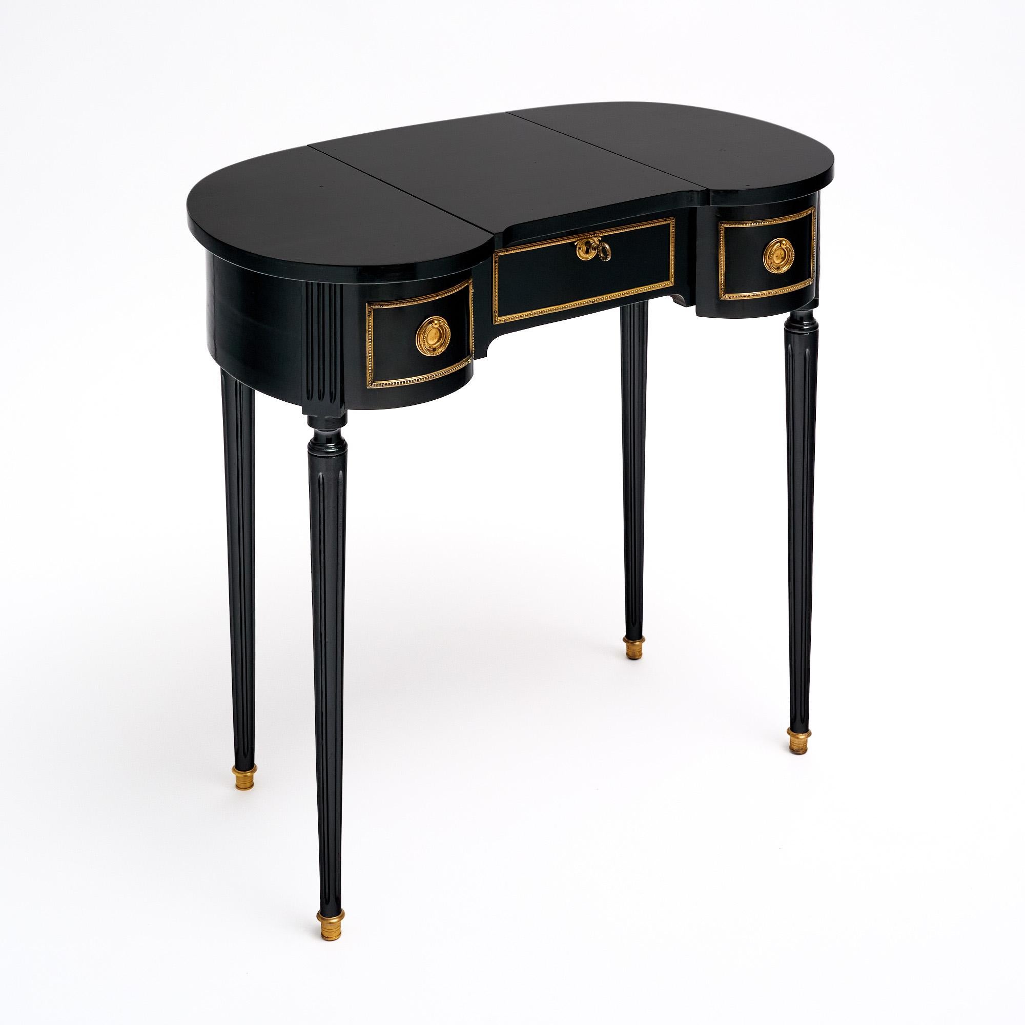 Louis XVI French Ebonized Vanity In Good Condition For Sale In Austin, TX