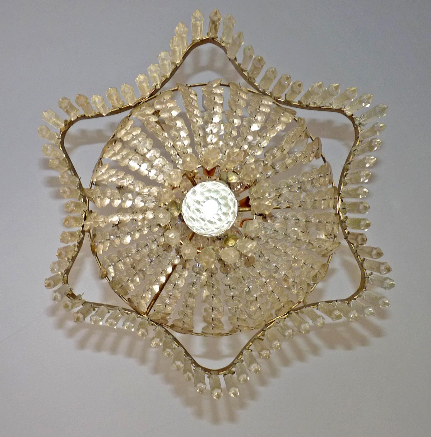 Louis XVI Empire Amber Cut Crystal Basket and Gilt Bronze Chandelier, circa 1920 In Good Condition For Sale In Coimbra, PT