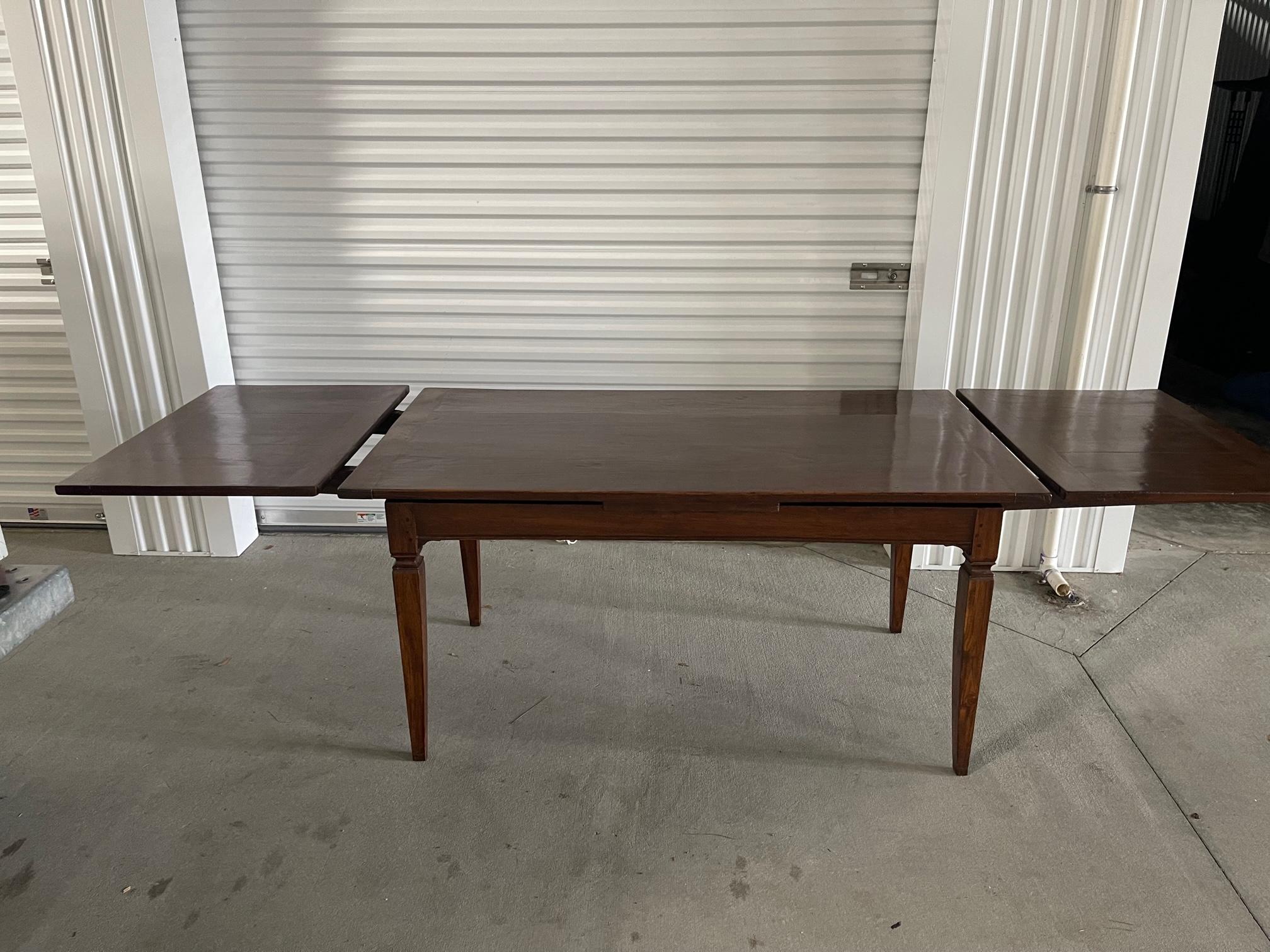 Table de ferme française de style Louis XVI avec deux rallonges coulissantes, 18ème siècle en vente 2