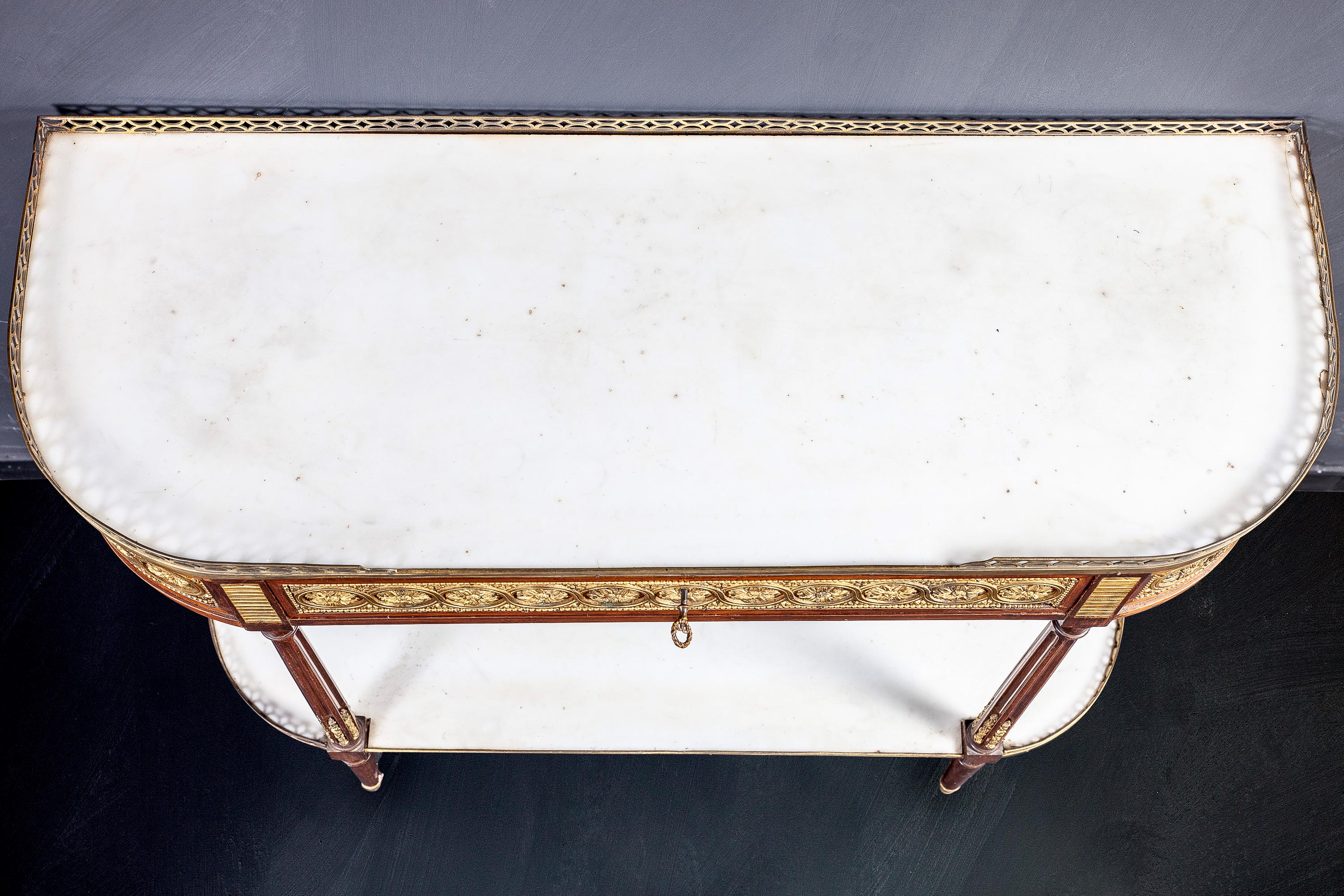 Louis XVI French Mahogany Ormolu Mounted Dessert Console Table, 1780 In Good Condition For Sale In Rome, IT