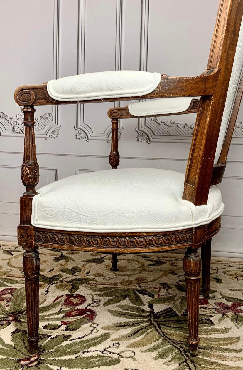 Louis XVI French Neoclassical Armchair For Sale 1