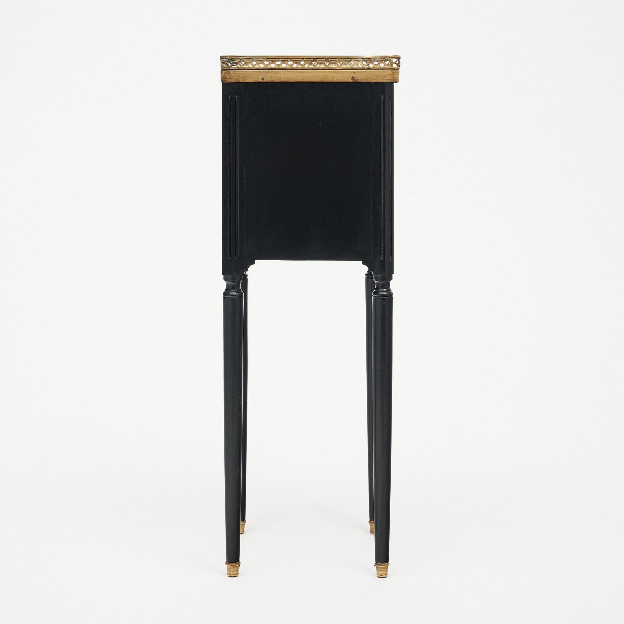 Early 20th Century Louis XVI French Side Table For Sale