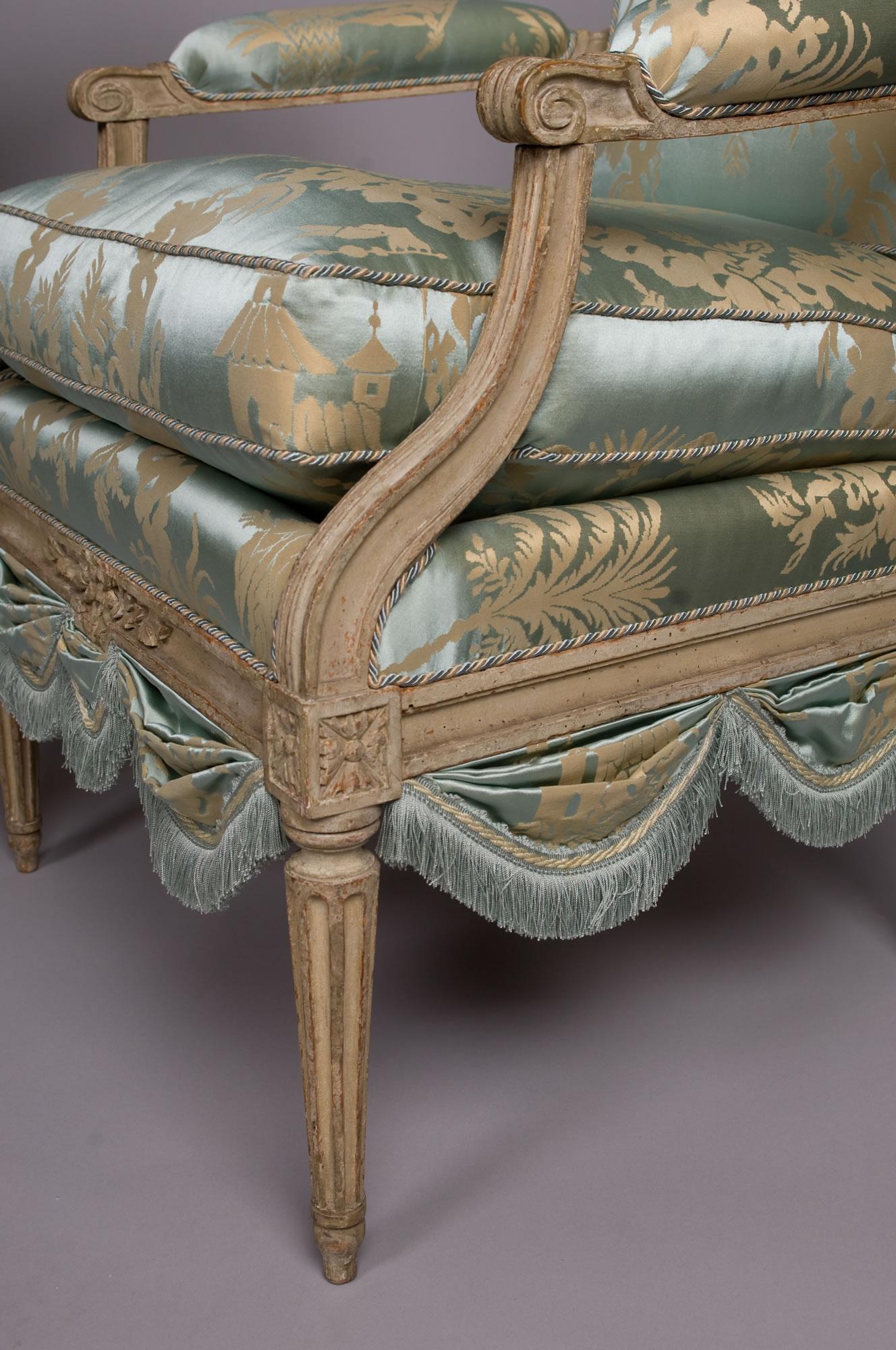 Louis XVI French Silk Armchair, Claude II Sené, Fauteuil a la Reine, 1780-1783 In Good Condition In Brooklyn, NY