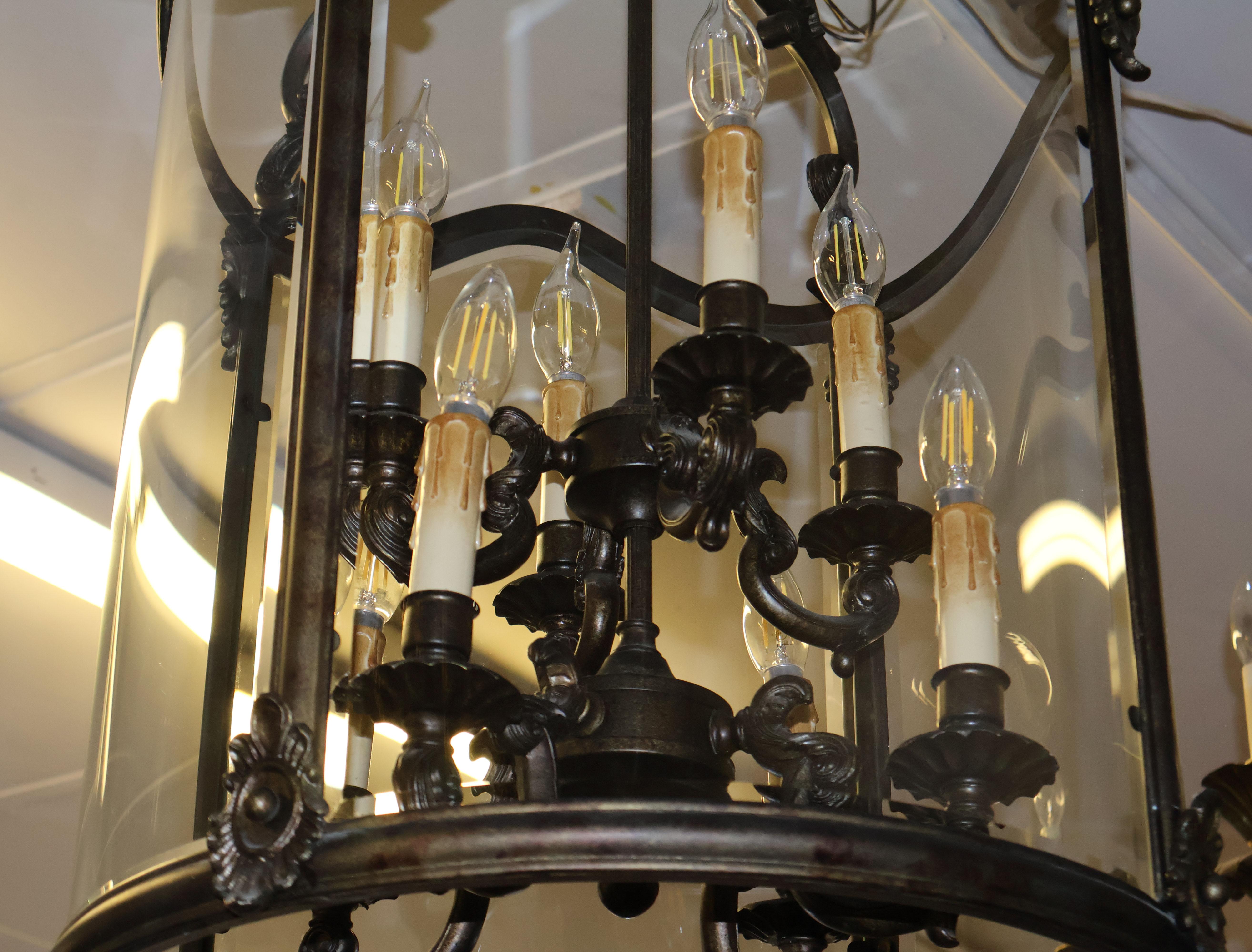 Lanterne de style Louis XVI à 8 lumières en bronze foncé en vente 8