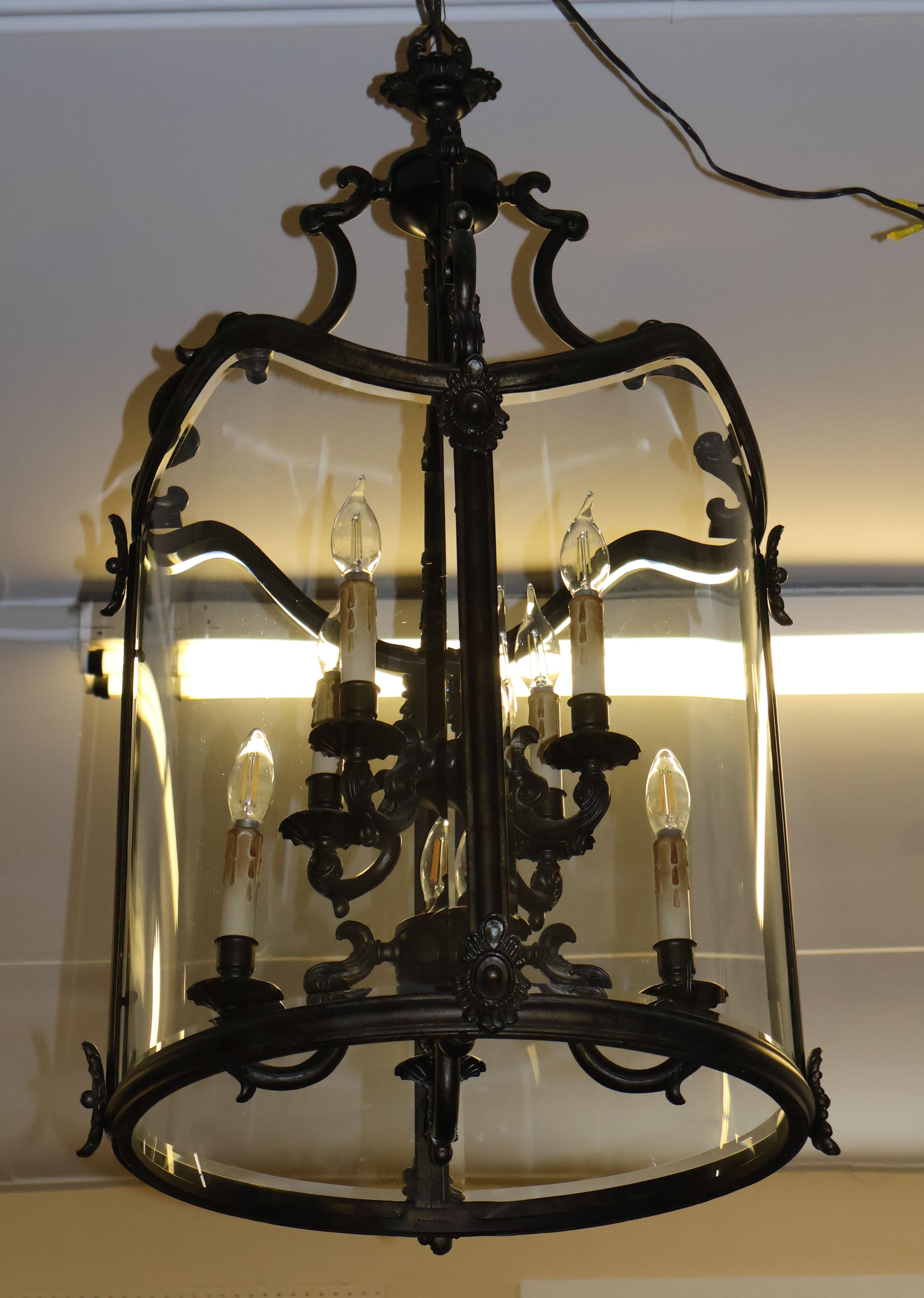 Lanterne de style Louis XVI à 8 lumières en bronze foncé en vente 3