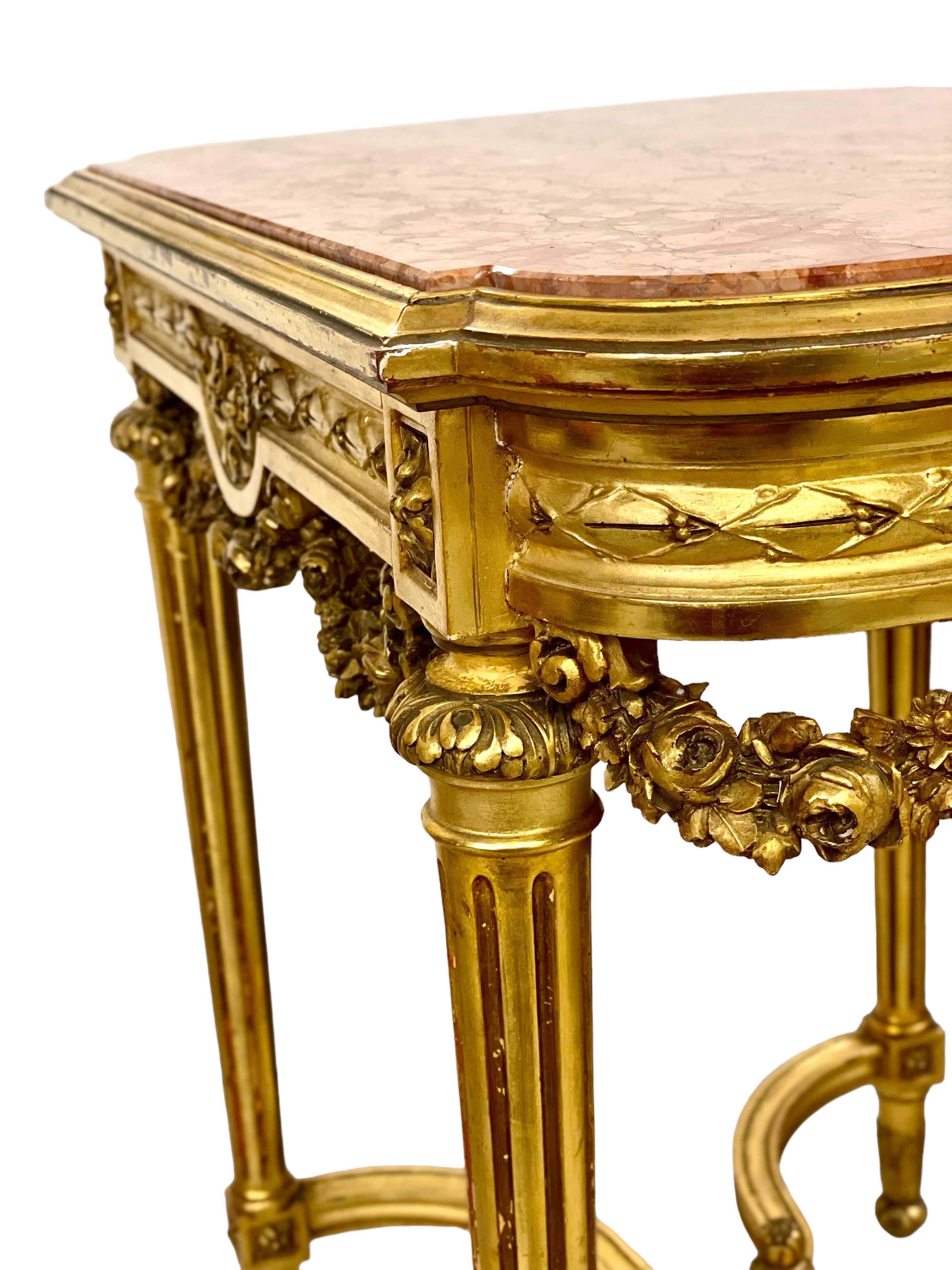 Louis XVI Gilded Center Table with Pink Veined Marble Top In Good Condition In LA CIOTAT, FR