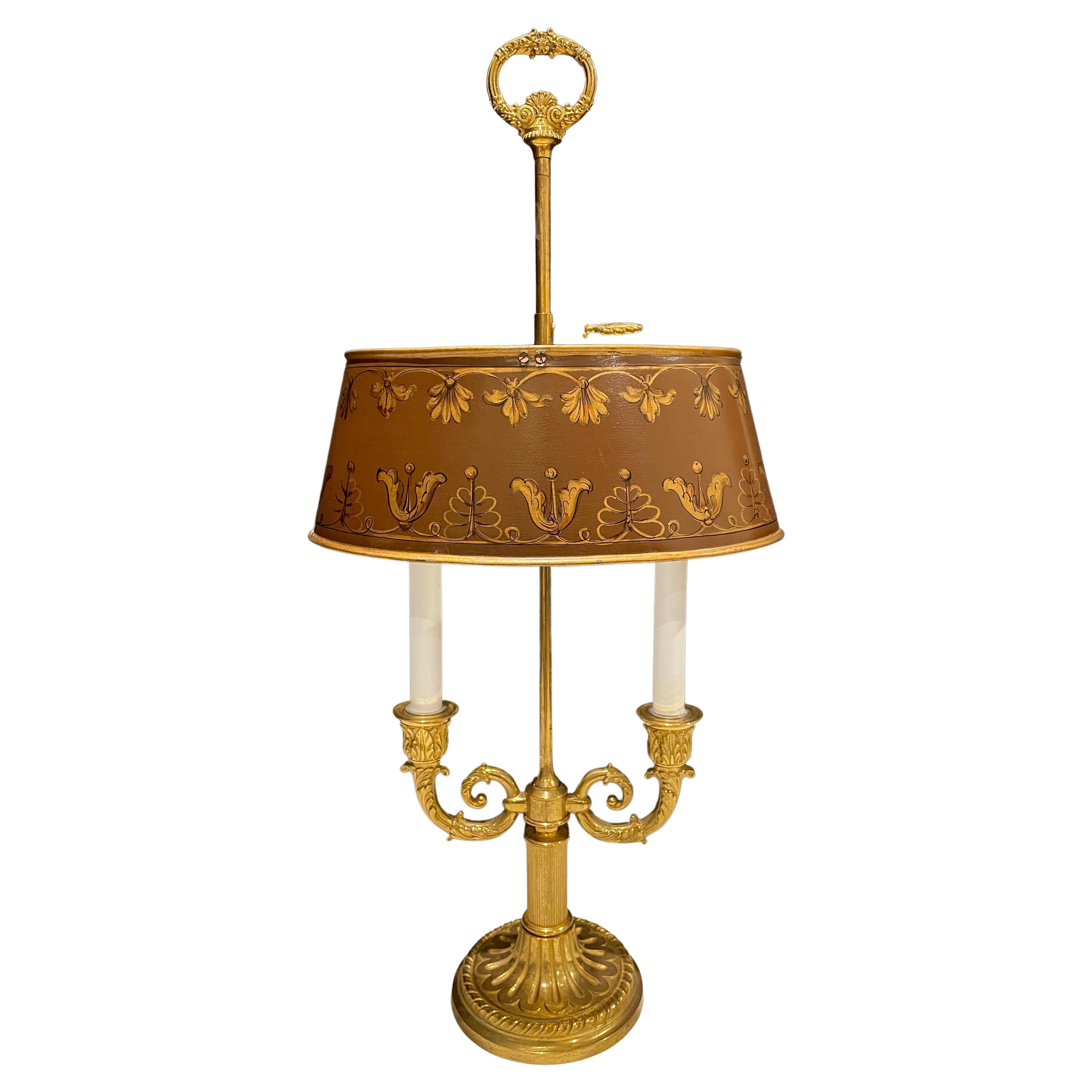 Lampe bouillotte Louis XVI en bronze doré en vente