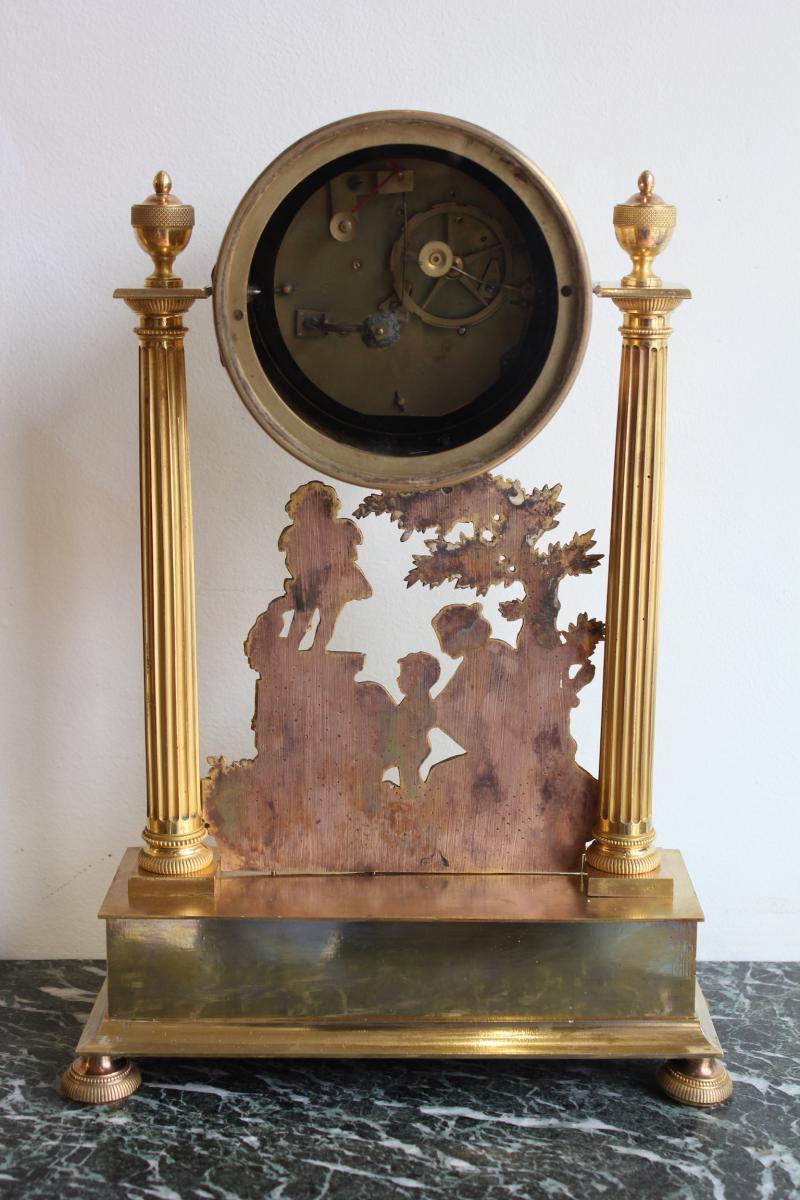 Louis XVI Gilt Bronze Clock In Good Condition In Marseille, FR