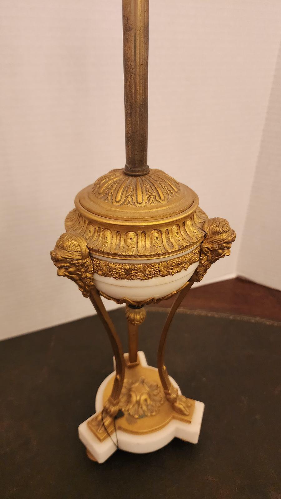 Lámpara Luis XVI de Bronce Dorado Vaciado en venta