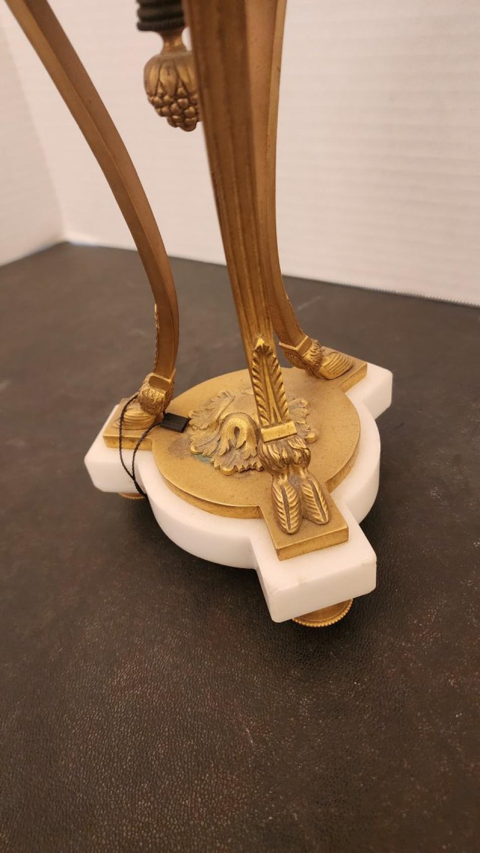 Lámpara Luis XVI de Bronce Dorado en Bastante bueno estado para la venta en Dallas, TX