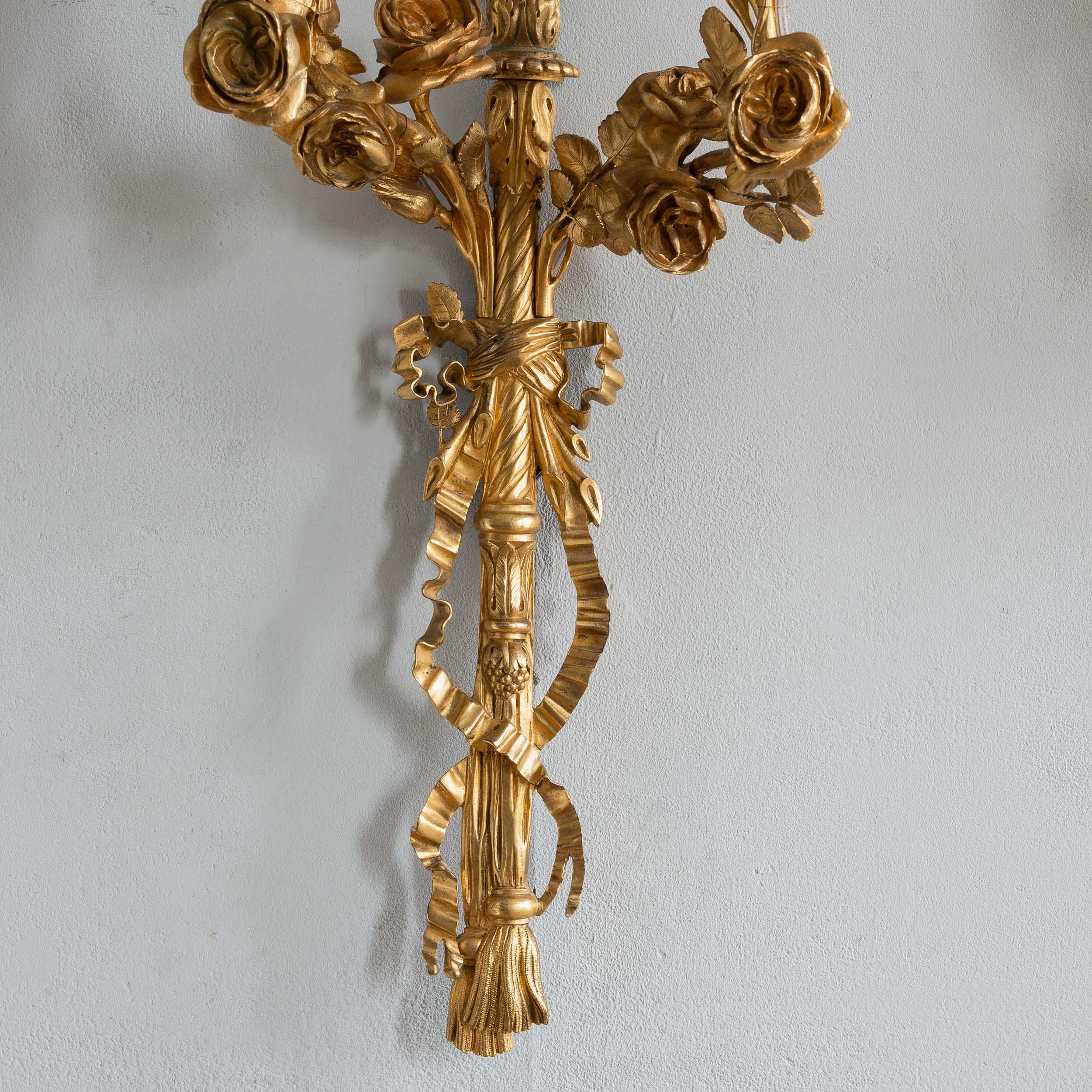 Laiton Appliques murales en bronze doré Louis XVI en vente