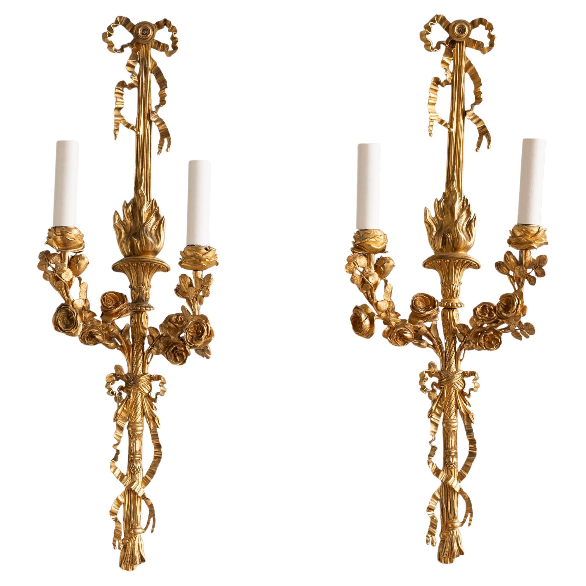 Appliques murales en bronze doré Louis XVI en vente