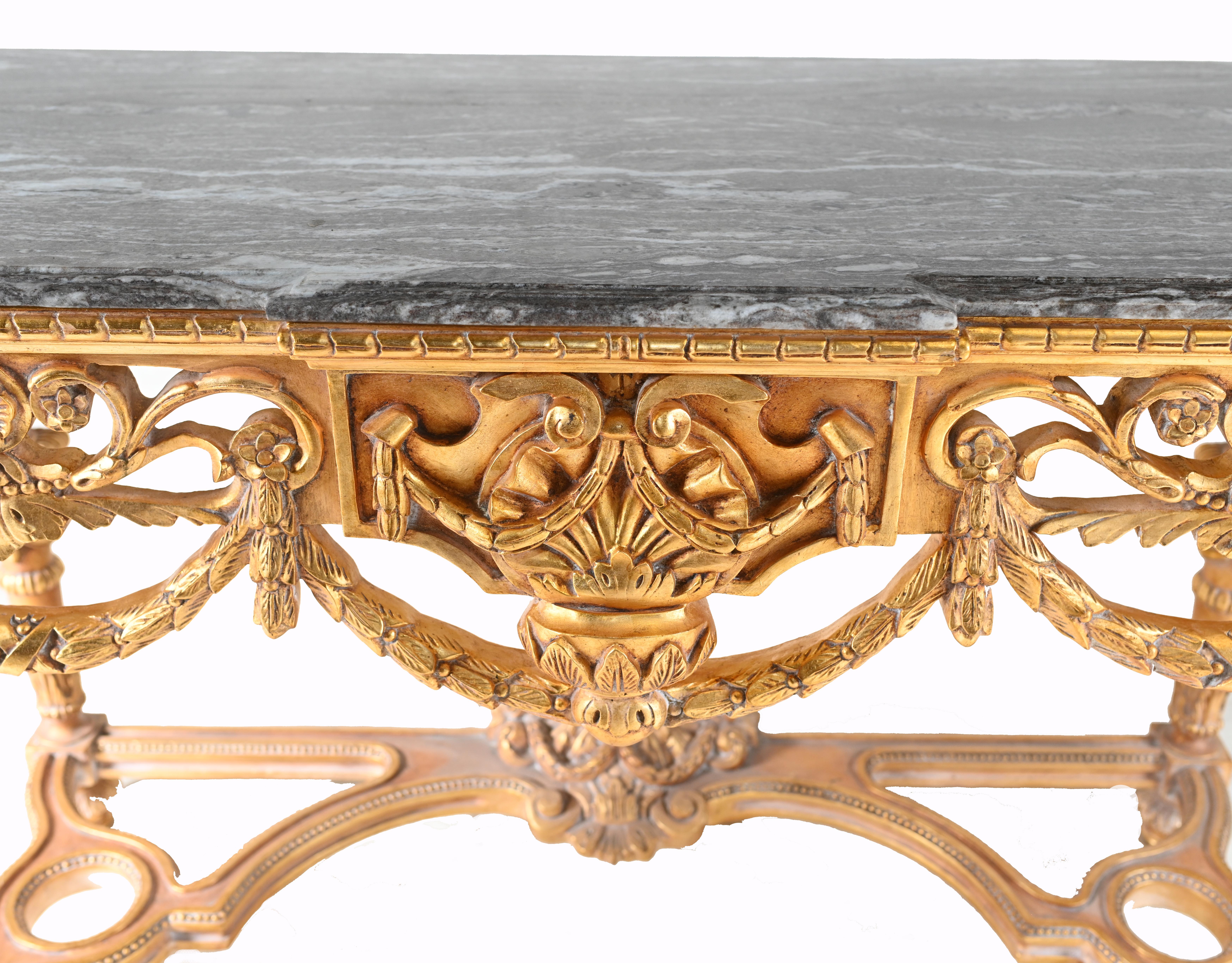 Console Louis XVI doré Dessus de marbre Revival Bon état - En vente à Potters Bar, GB