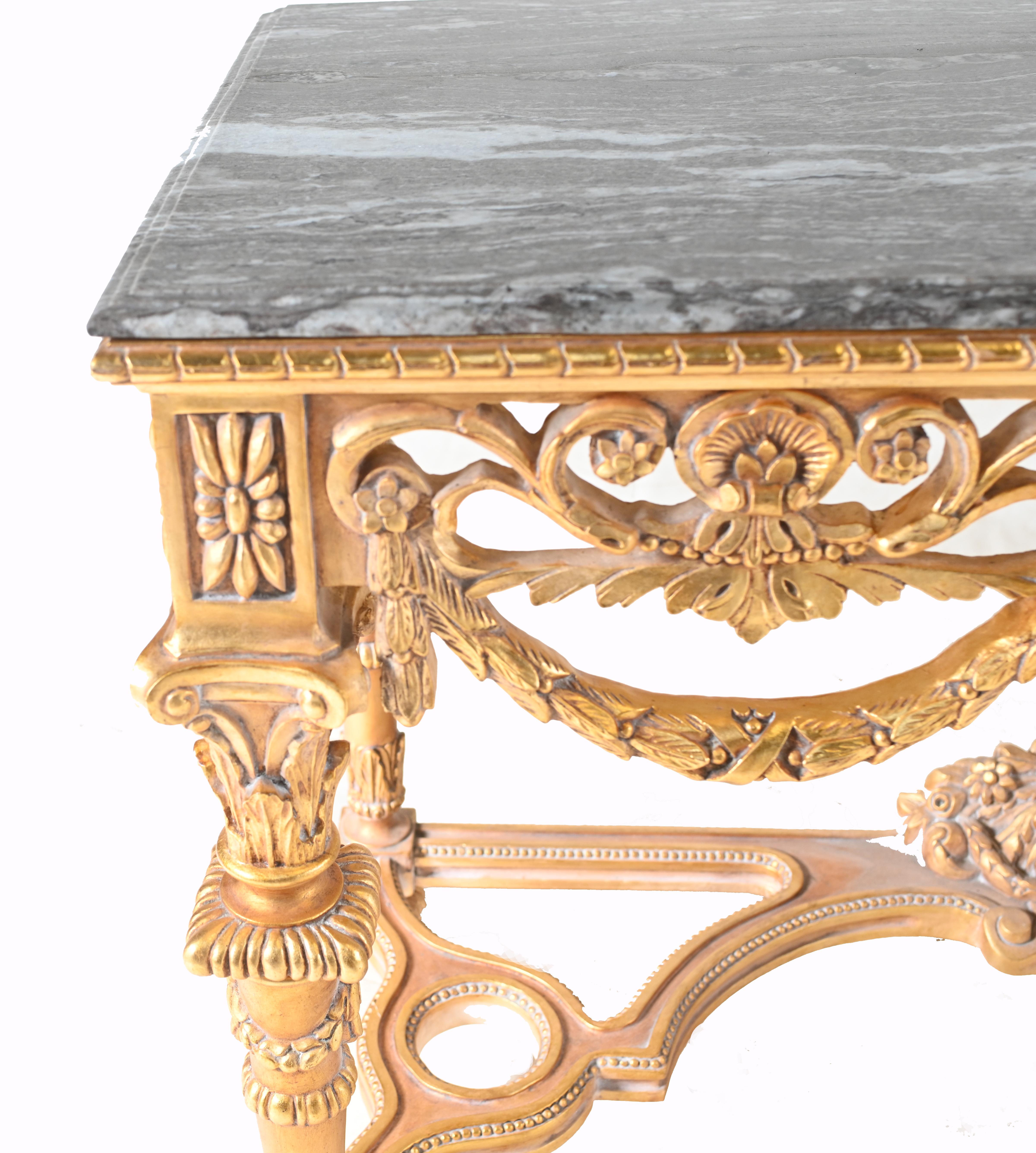 Fin du 20e siècle Console Louis XVI doré Dessus de marbre Revival en vente