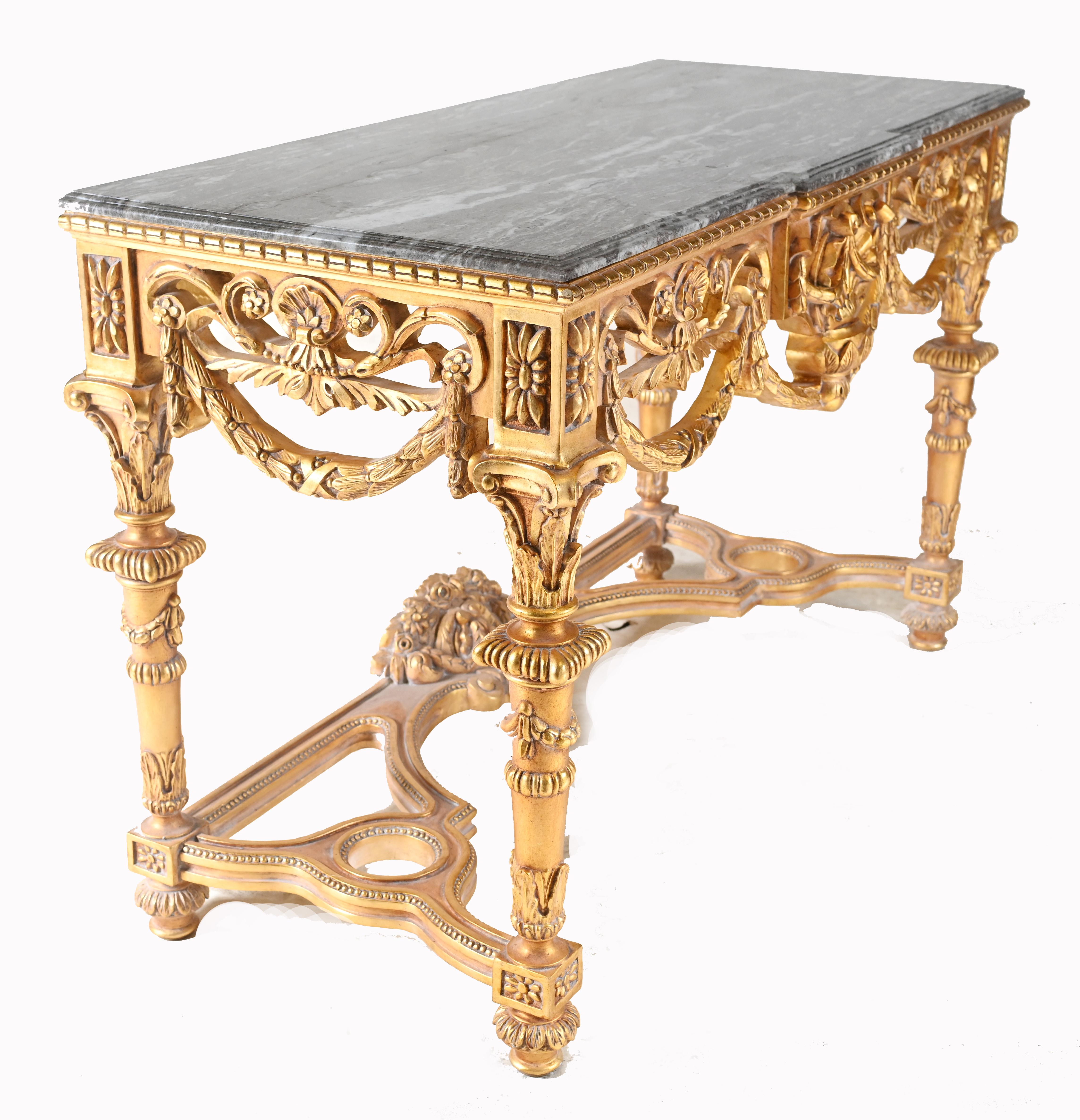 Console Louis XVI doré Dessus de marbre Revival en vente 3