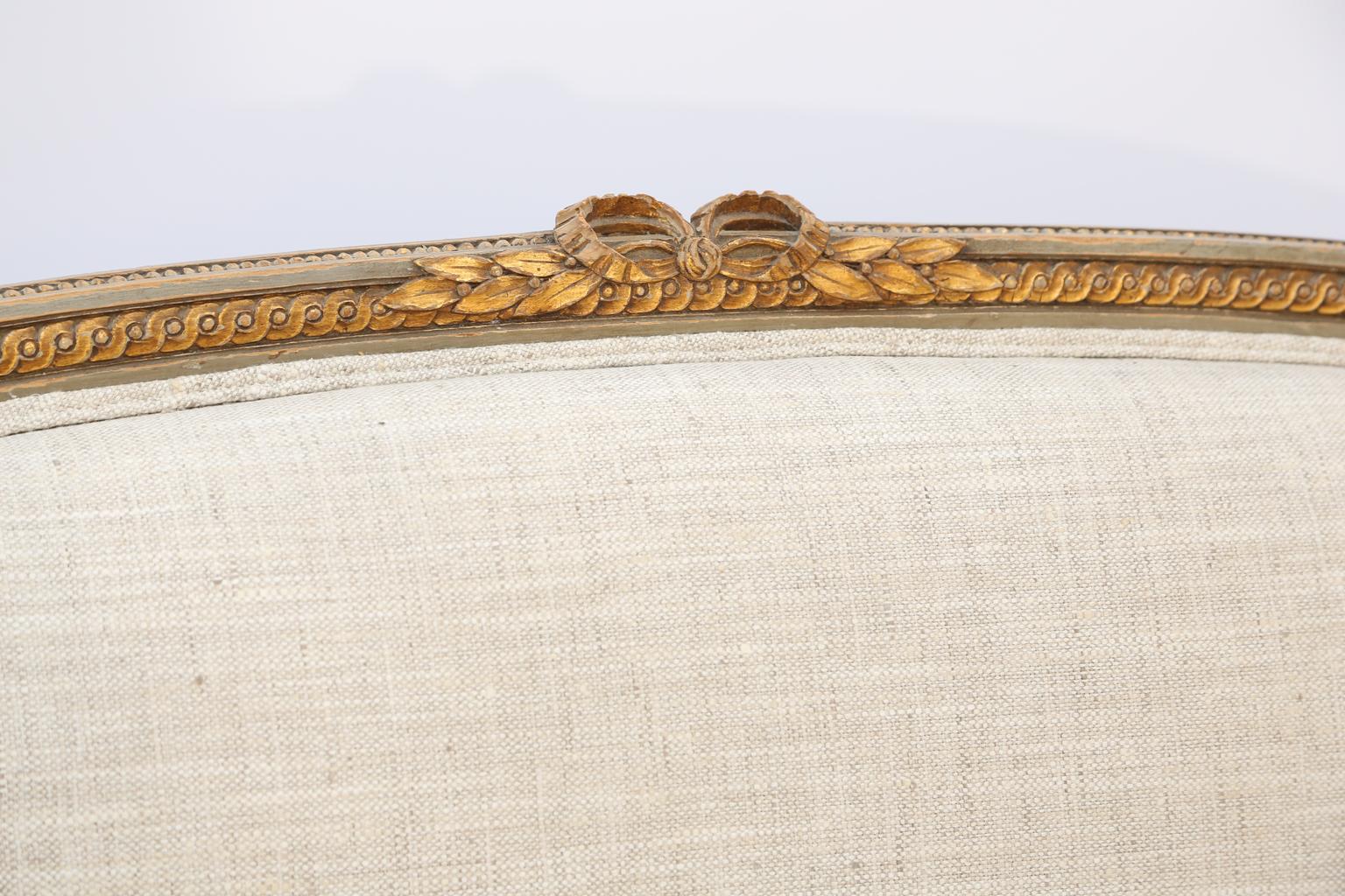 Upholstery Louis XVI Giltwood 19th French Century Settee in Linen
