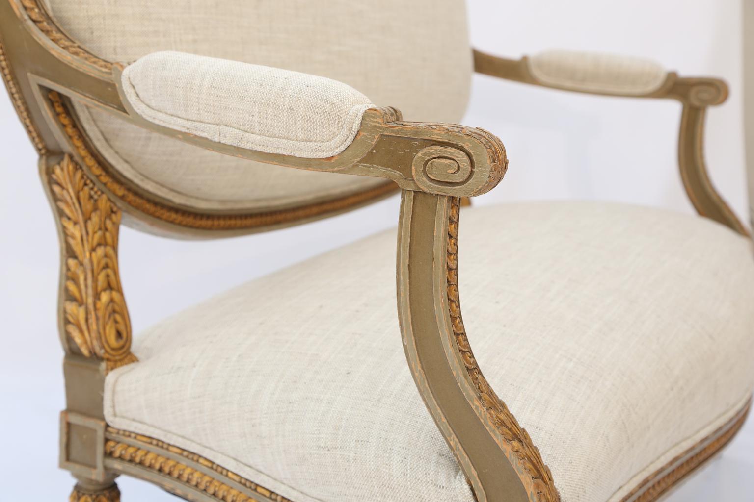 Louis XVI Giltwood 19th French Century Settee in Linen 2