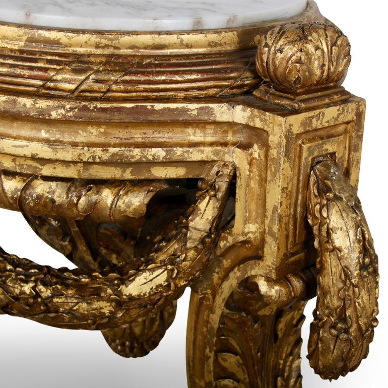Lovely-quality, late 18th century, finely carved French giltwood jardinière with later marble inset top to convert to table, circa 1780.

Shown with optional glass top to enlarge surface, may be custom ordered.





 