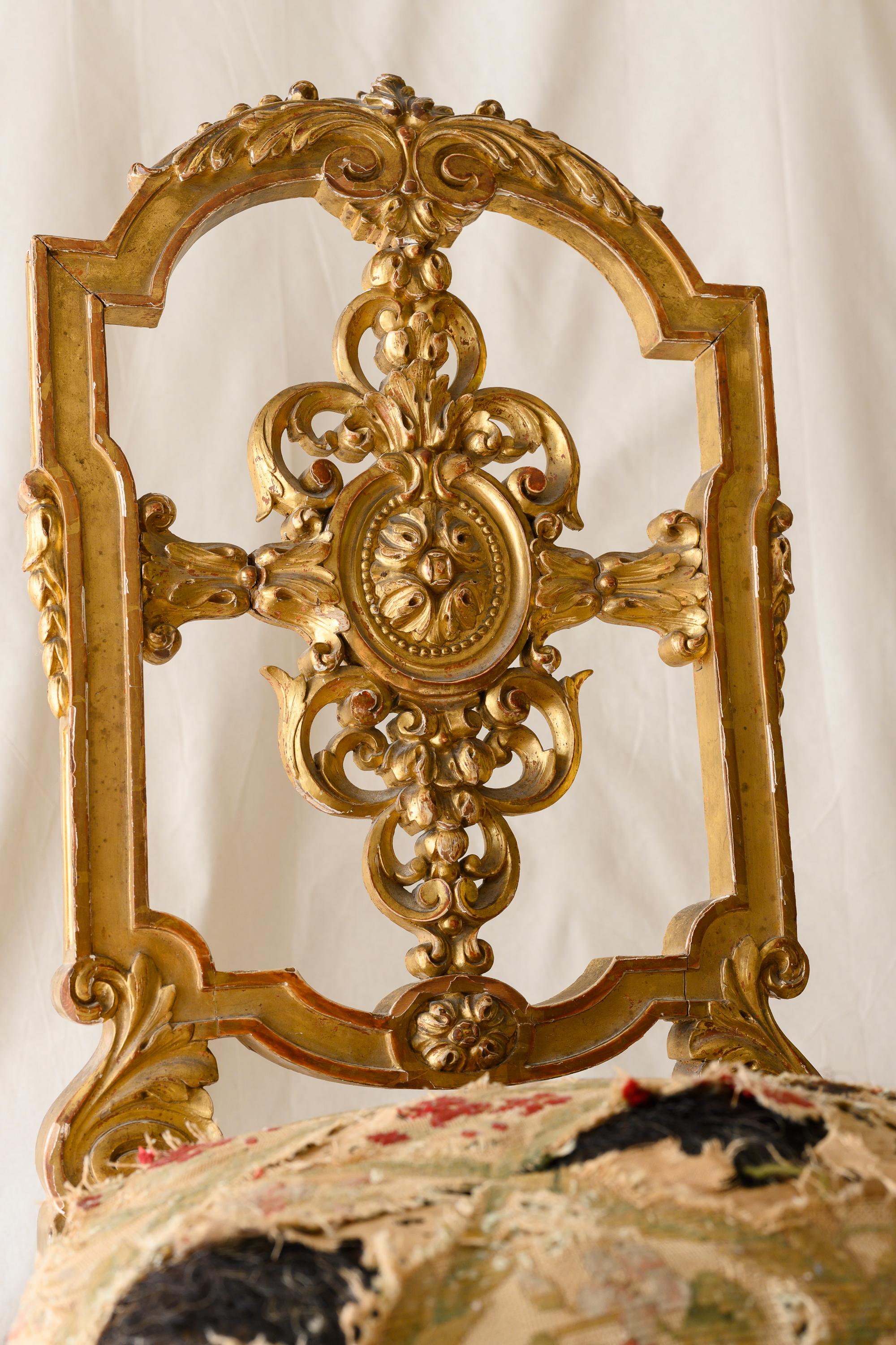 Bois doré Chaises Louis XVI en bois pailleté de bois de style Versailles, lot de 4 en vente