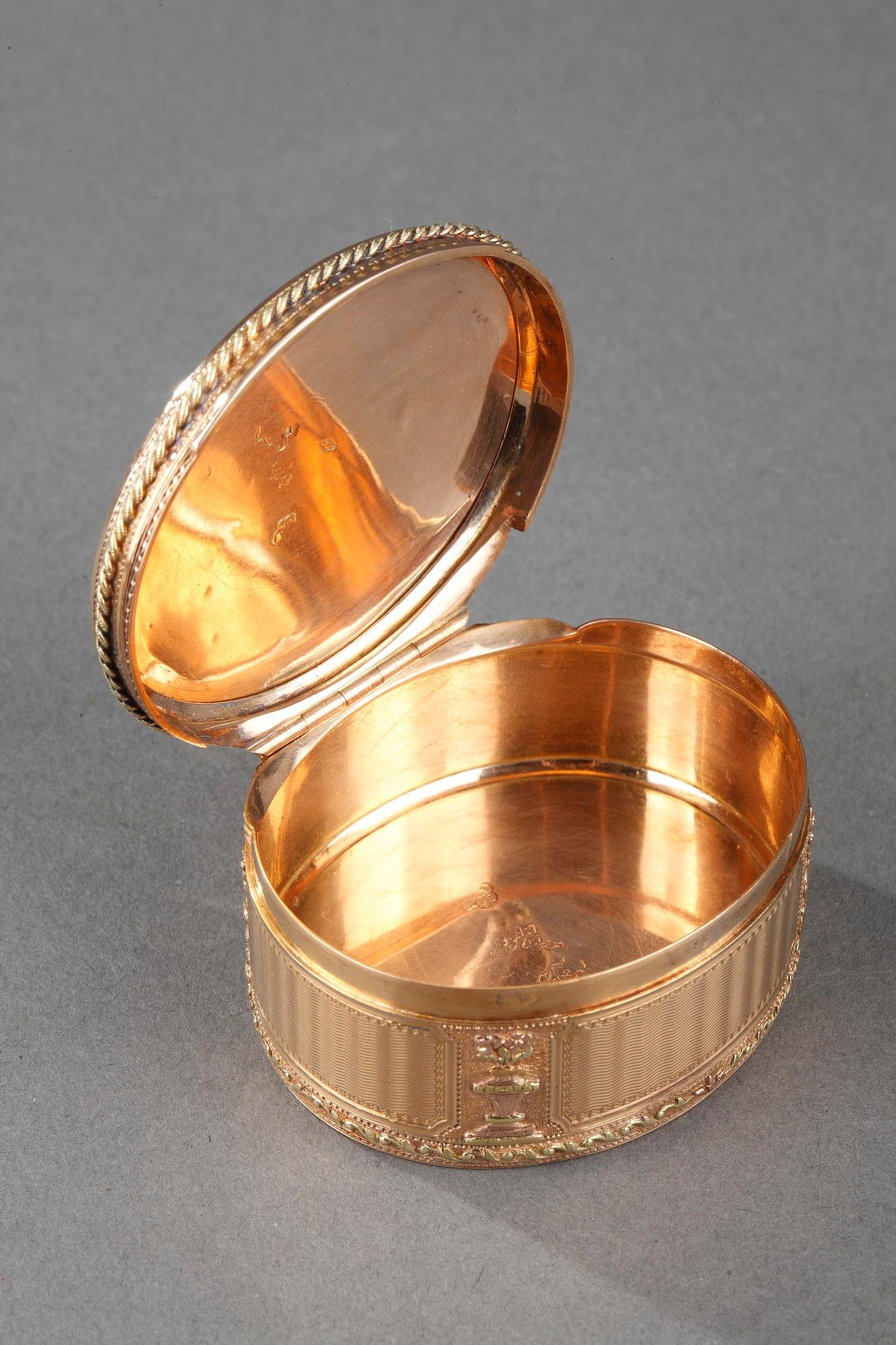 Louis XVI Gold Snuff Box 3
