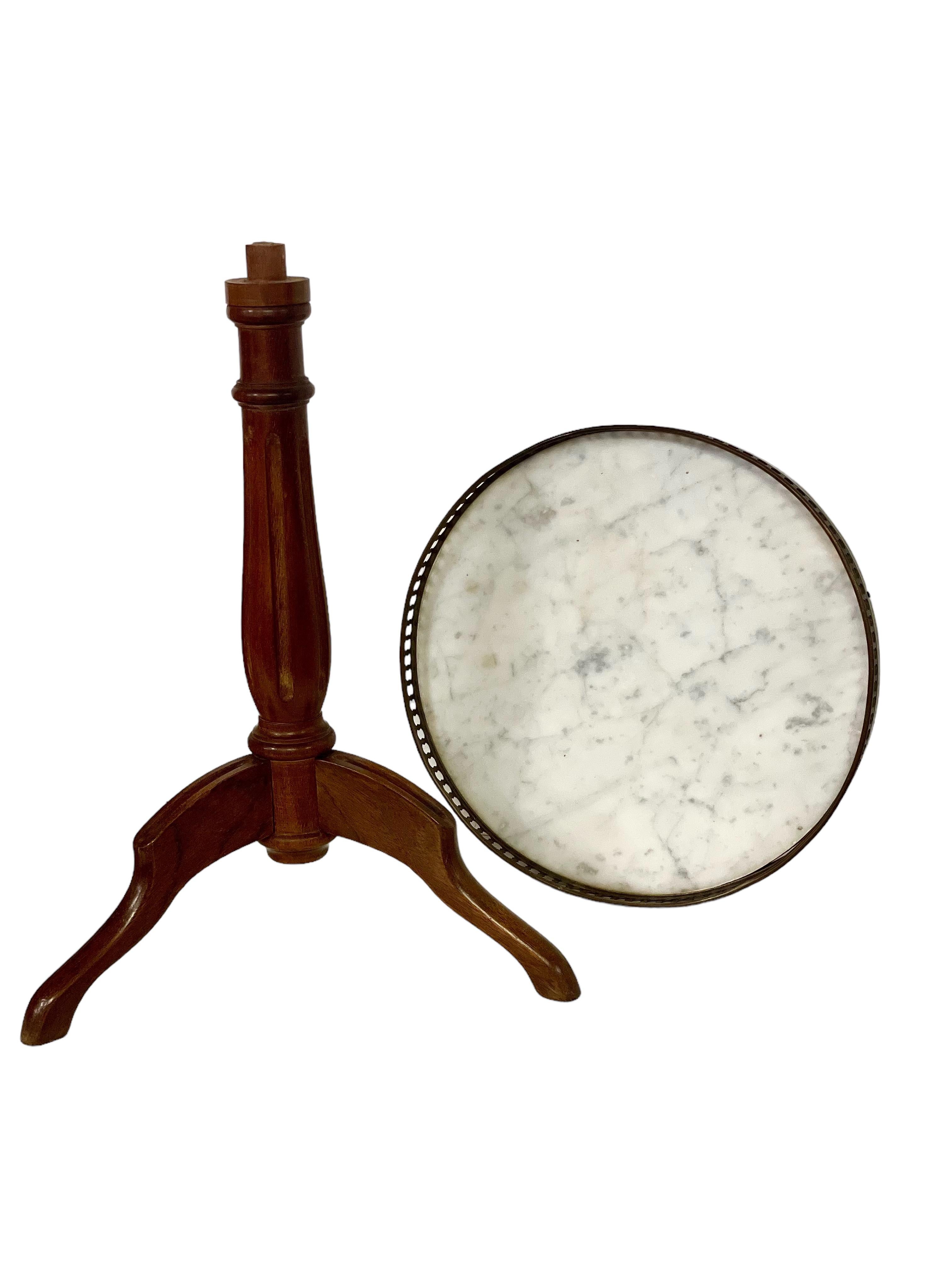 French  Louis XVI Guéridon Table with Marble Top For Sale