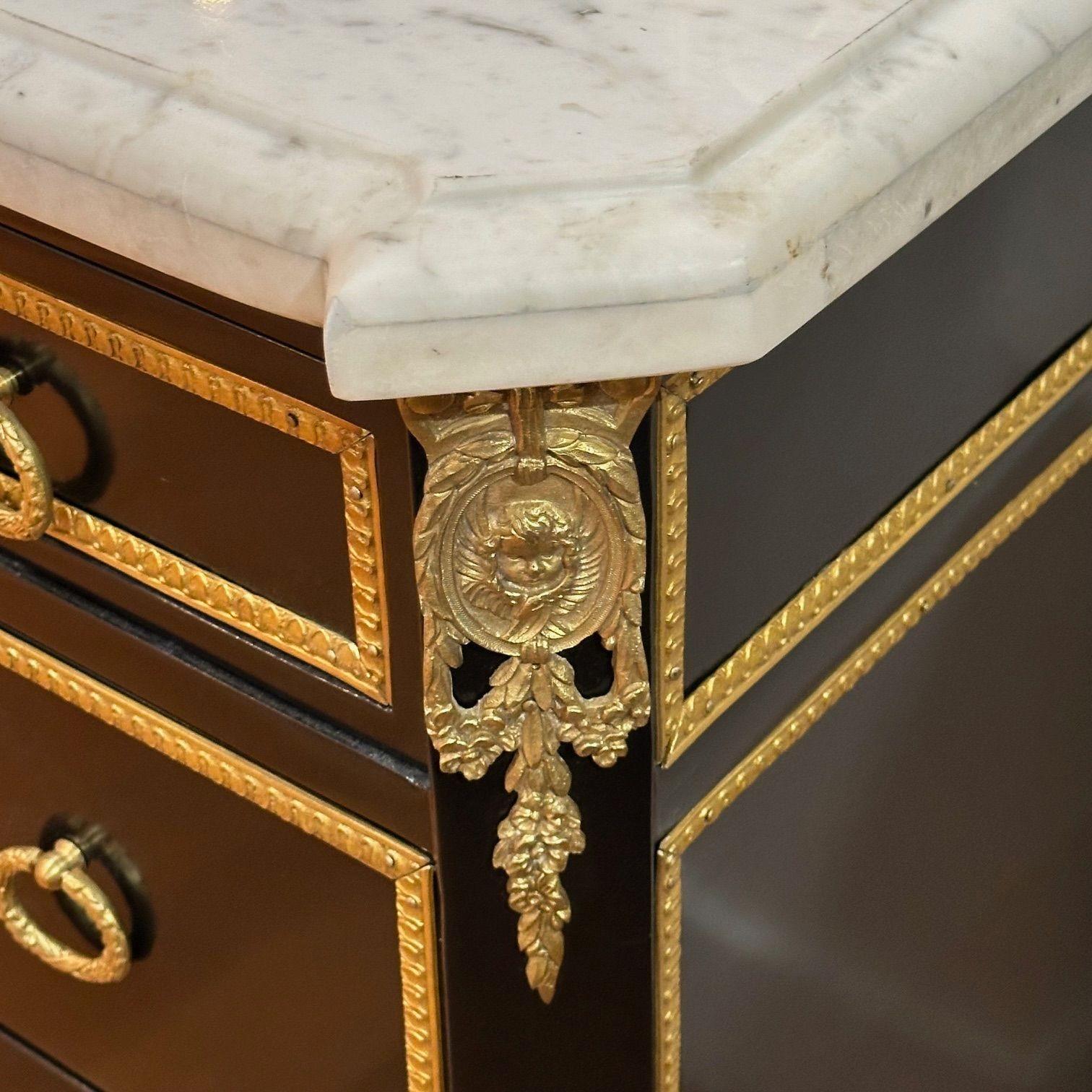Luigi XVI, Hollywood Regency, Commodes, Legno dipinto di nero, Bronzo, Marmo in vendita 3