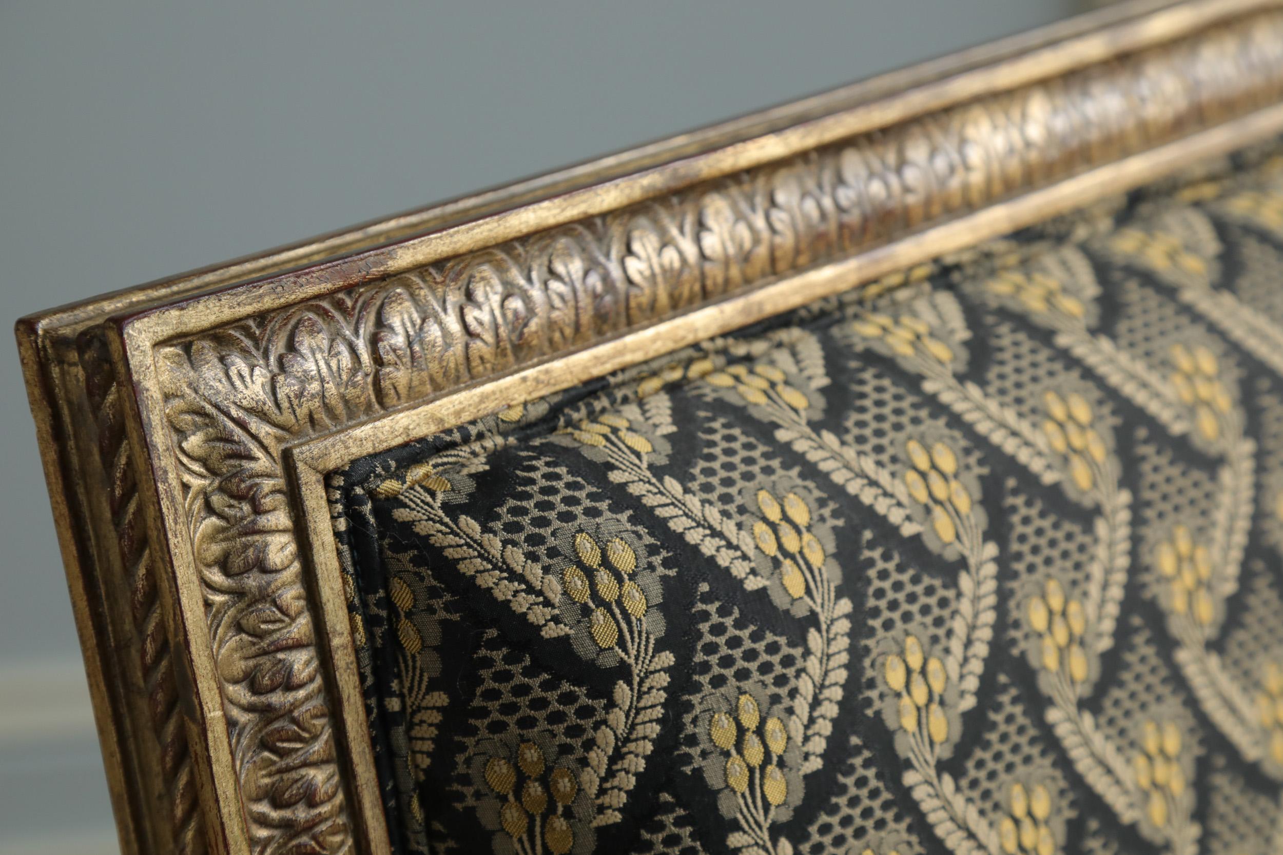 Bergere aus vergoldetem Holz im Jacob-Stil im Louis-XVI.-Stil von La Maison London im Angebot 6