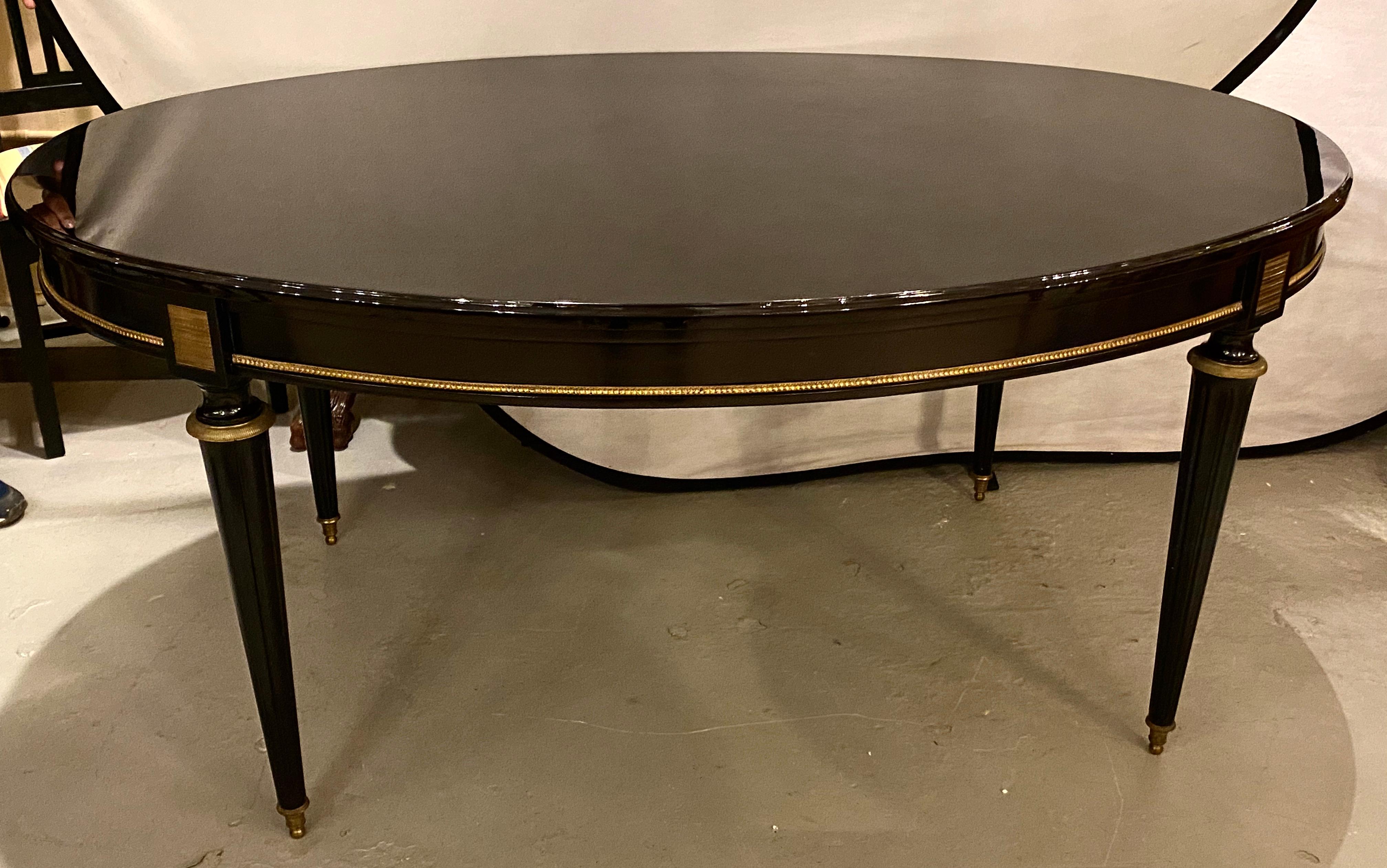 Louis XVI Jansen Style Center or Dining Table Black Lacquer Steinway Finish In Good Condition For Sale In Stamford, CT