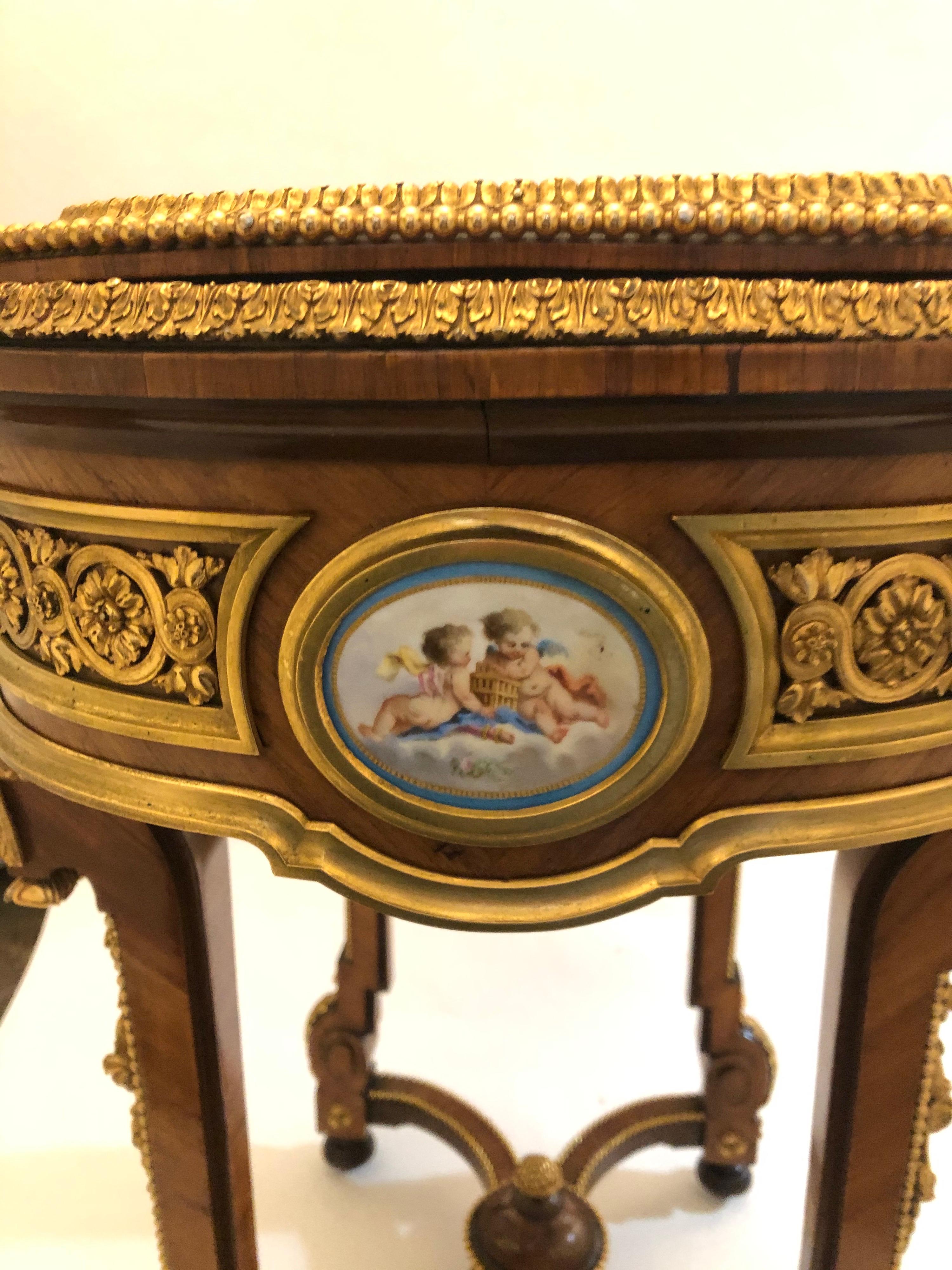 Louis XVI Jardinière in the Manner of Henry Dasson In Good Condition For Sale In Los Angeles, CA