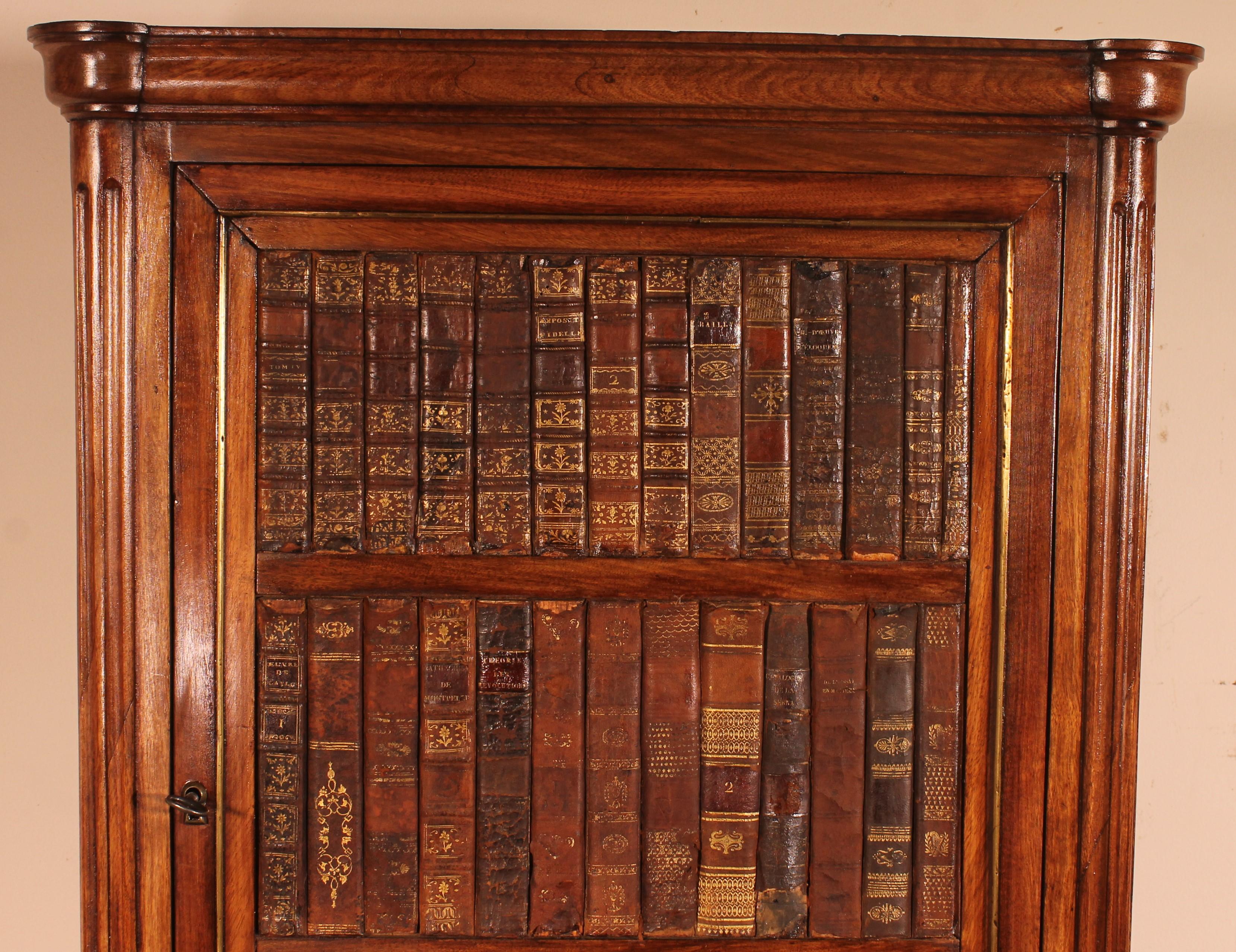 Cabinet de bibliothèque Louis XVI - 18ème siècle en vente 1