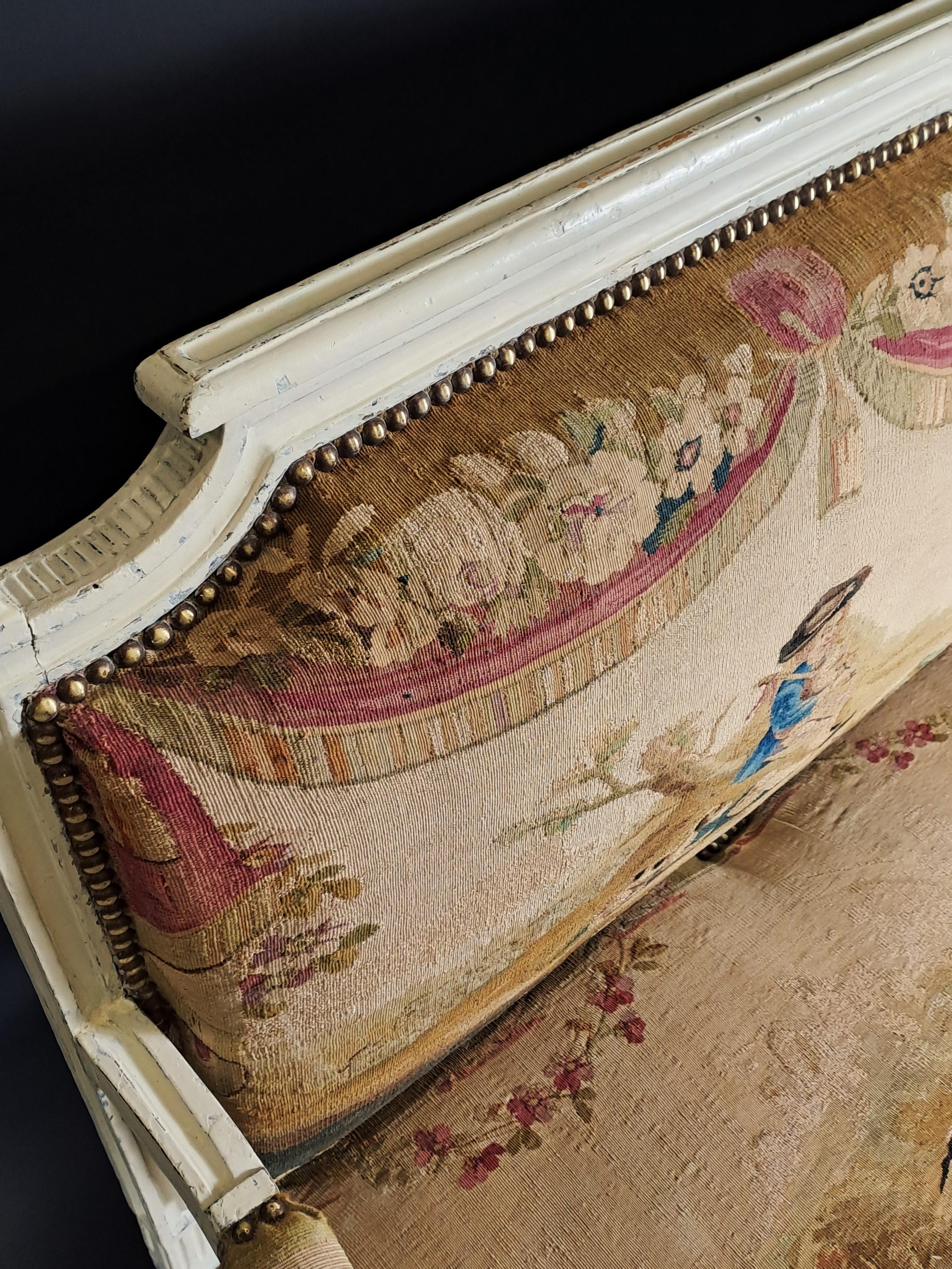 Louis XVI-Wohnzimmer-Set aus lackiertem Holz und Aubusson-Wandteppich im Angebot 1