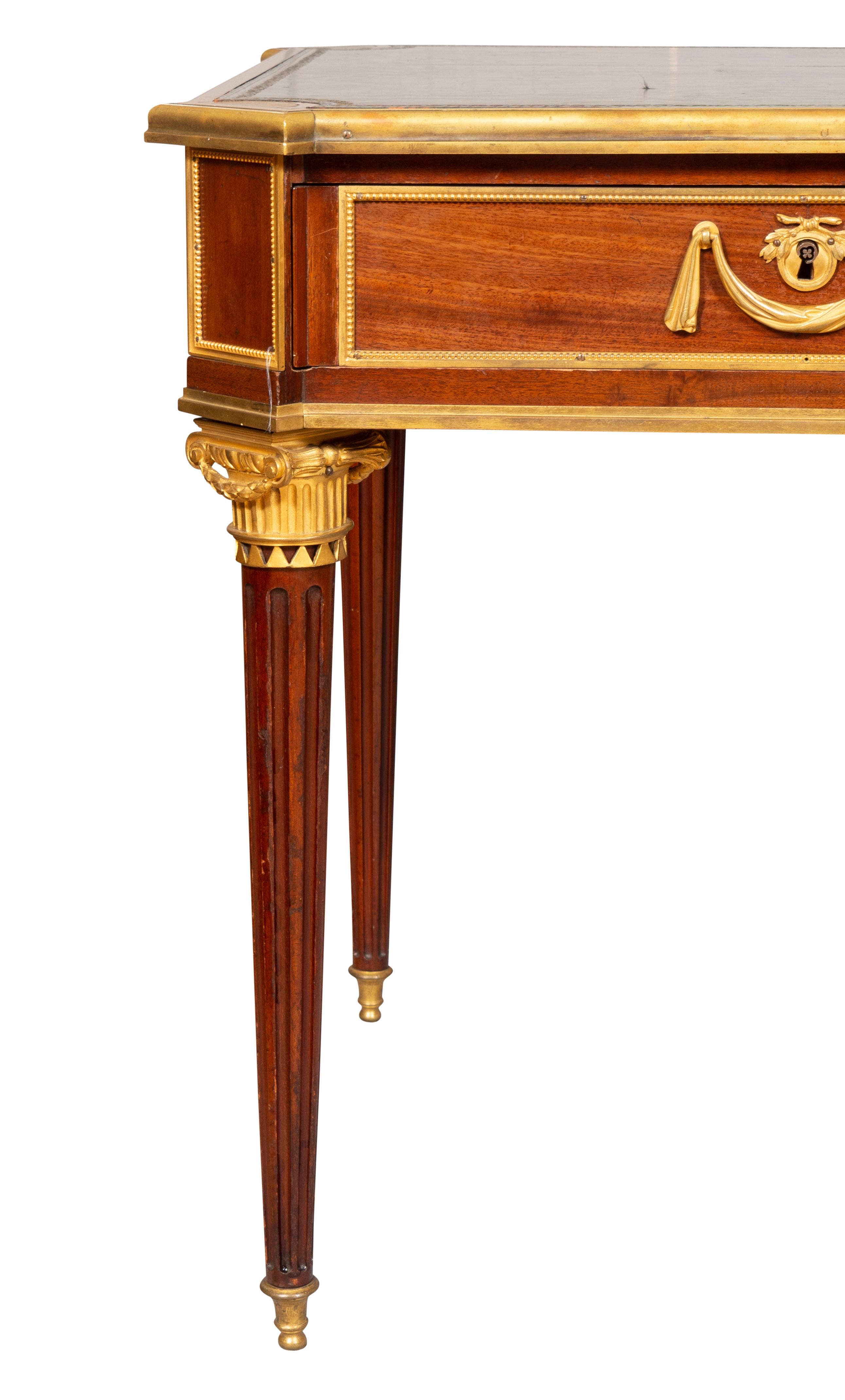 Bureau-Teller aus Mahagoni und Goldbronze im Louis-XVI-Stil von Martin Carlin im Angebot 3