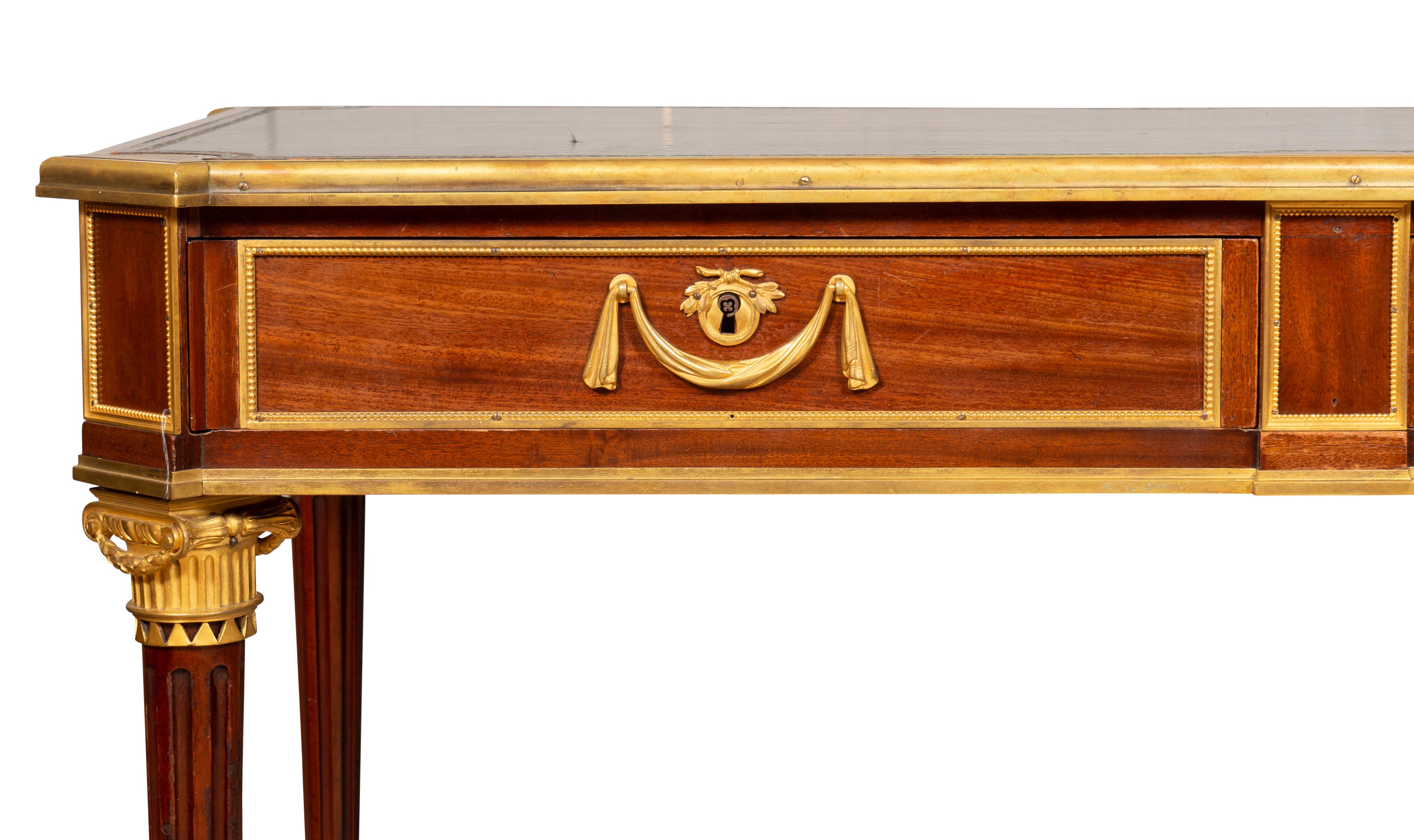 Bureau-Teller aus Mahagoni und Goldbronze im Louis-XVI-Stil von Martin Carlin im Angebot 4