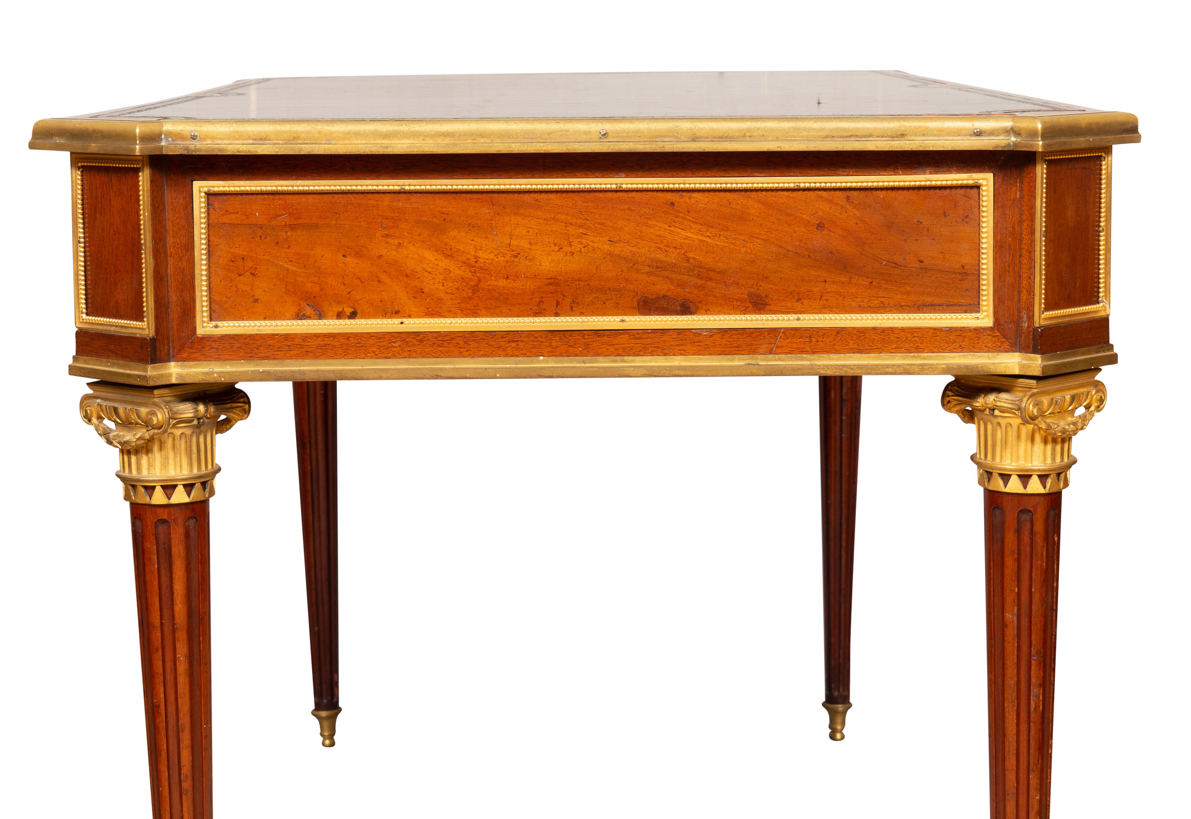 Bureau-Teller aus Mahagoni und Goldbronze im Louis-XVI-Stil von Martin Carlin im Angebot 8