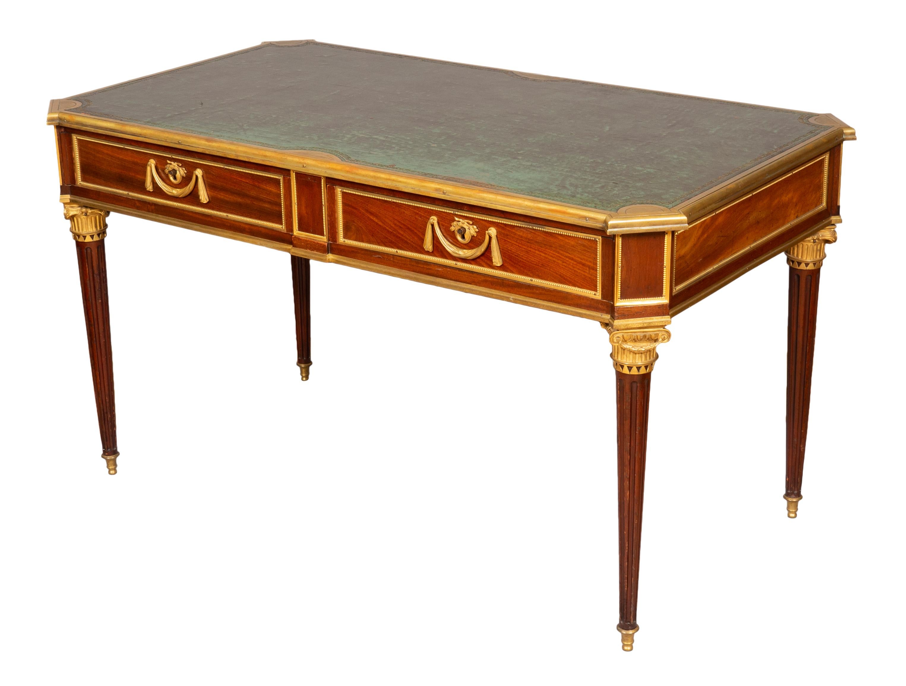 Bureau-Teller aus Mahagoni und Goldbronze im Louis-XVI-Stil von Martin Carlin (Leder) im Angebot