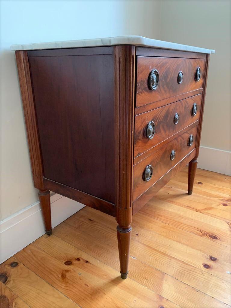 Louis XVI Mahogany Chest Of Drawers 19 Century In Good Condition In Beuzevillette, FR