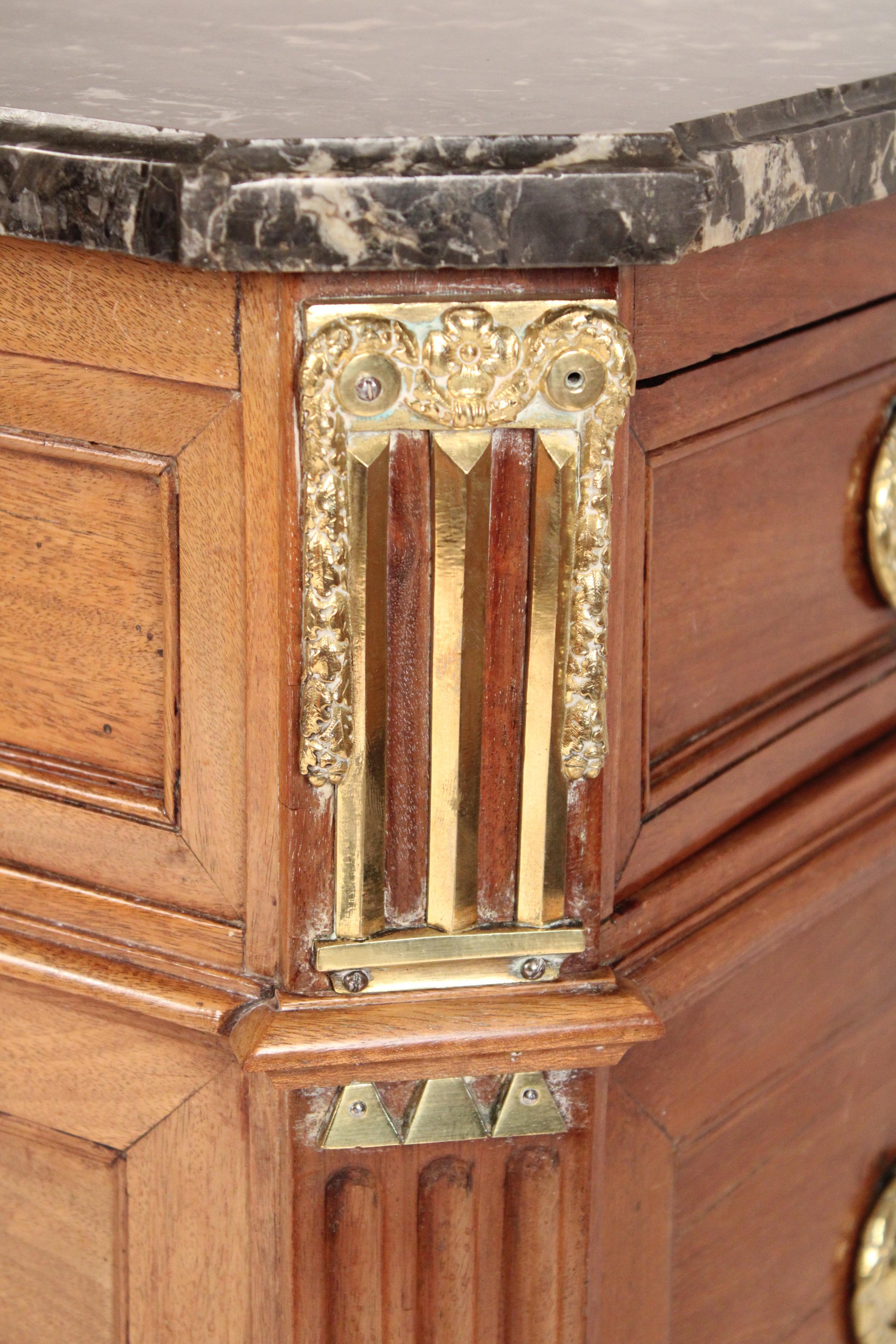 Cassettiera in mogano Luigi XVI in vendita 2