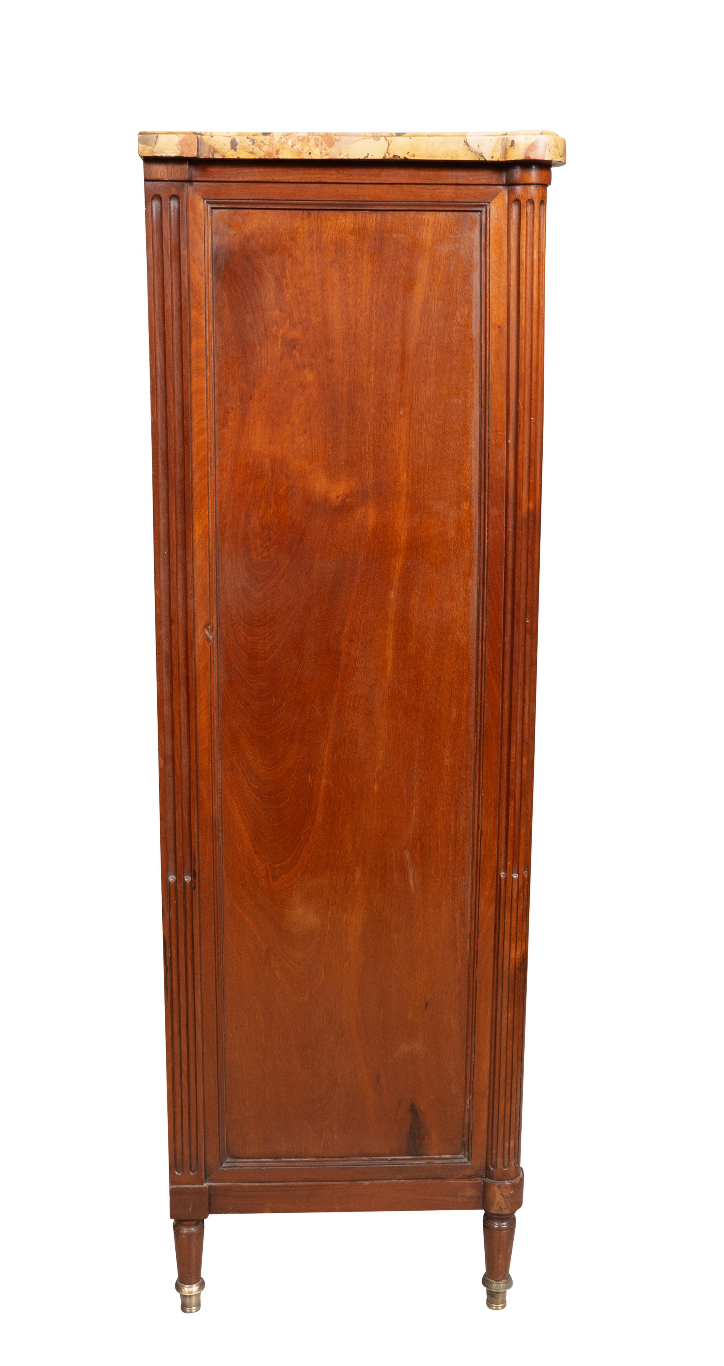 Luigi XVI Chiffoniere in mogano Louis XVI di J.F Leleu in vendita