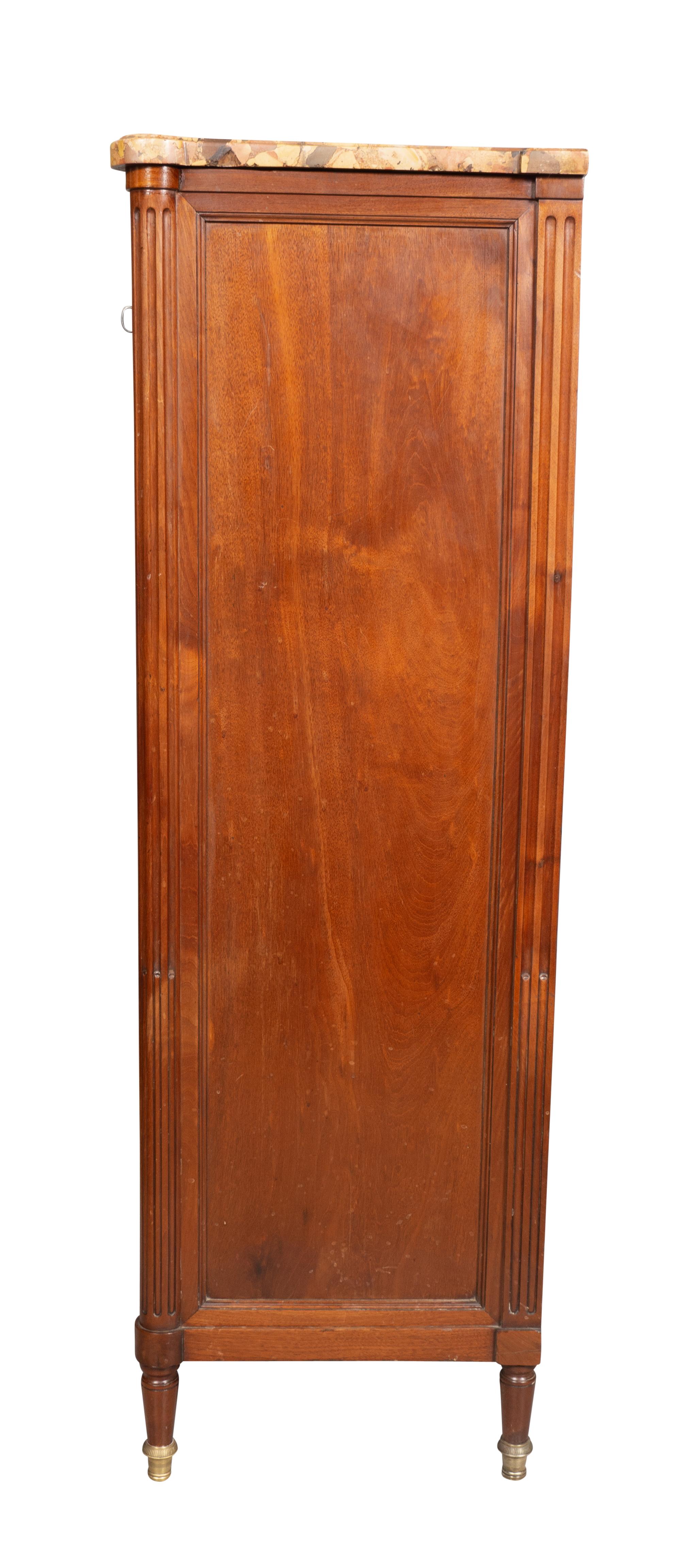 Chiffoniere in mogano Louis XVI di J.F Leleu In condizioni buone in vendita a Essex, MA