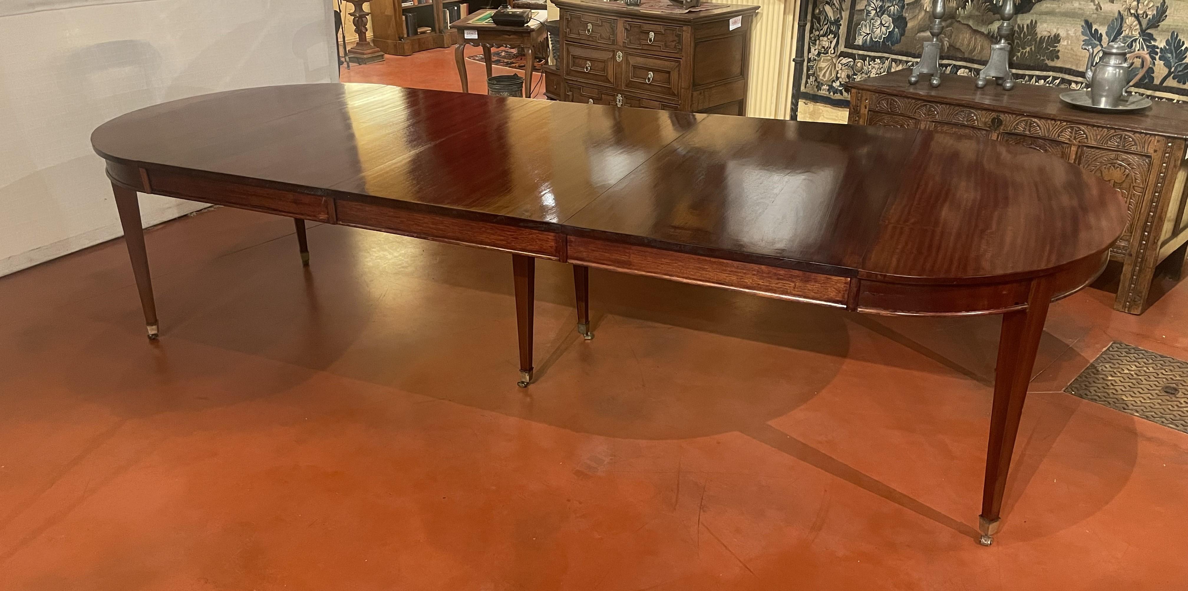 French Louis XVI Mahogany Dining Table - 19th Century For Sale