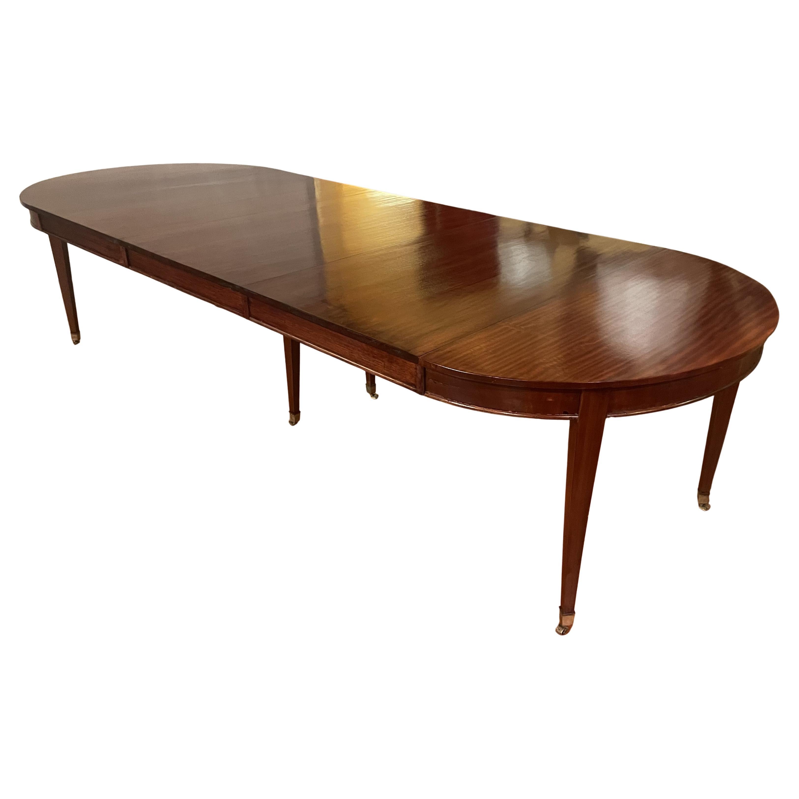 Louis XVI Mahogany Dining Table - 19th Century For Sale