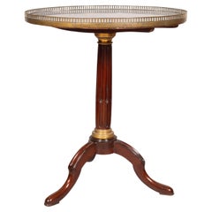 Louis XVI.-Mahagoni-Tisch mit Klappplatte