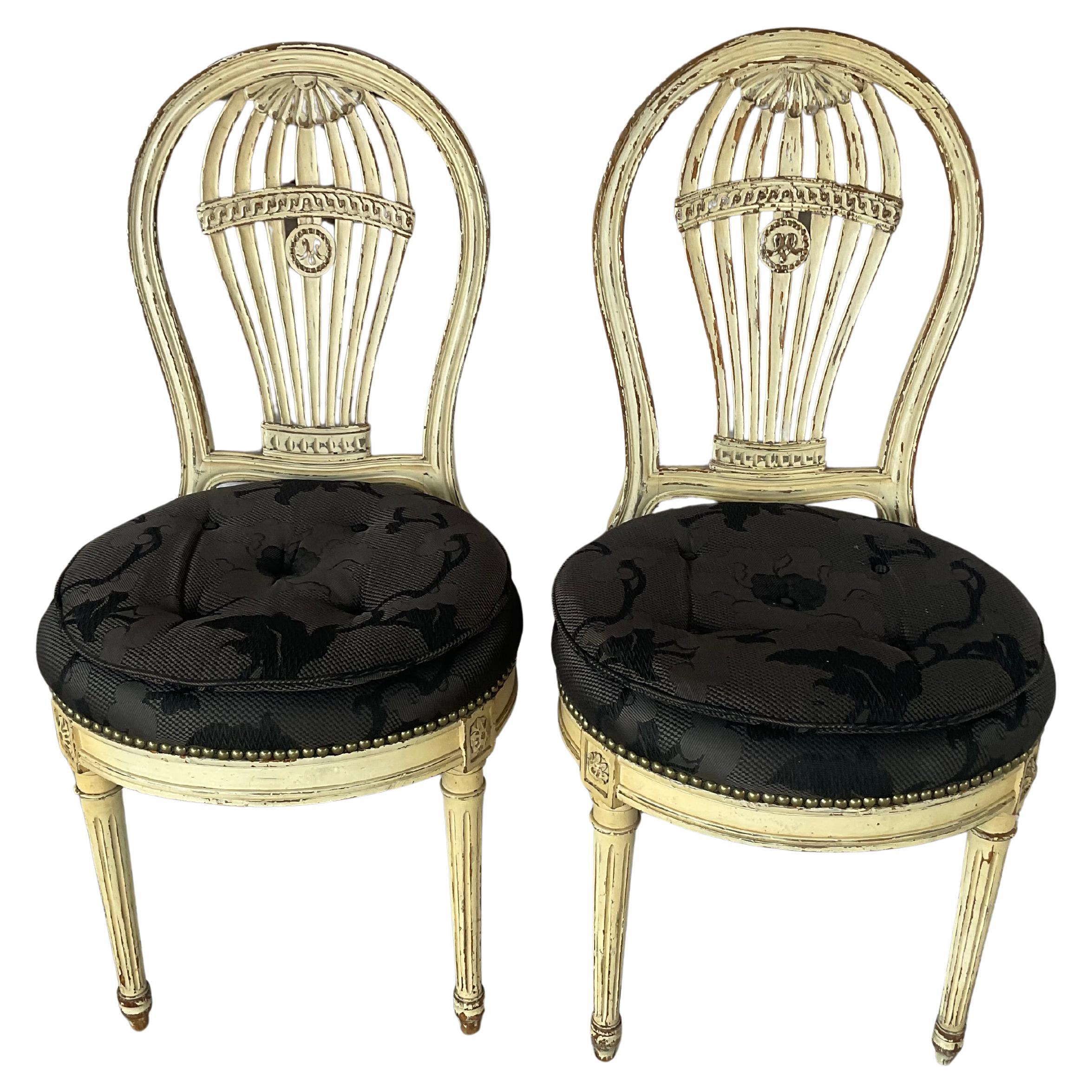 Louis XVI Maison Jansen Style Balloon-Back Dining Chairs, Set of Six In Good Condition For Sale In Bradenton, FL