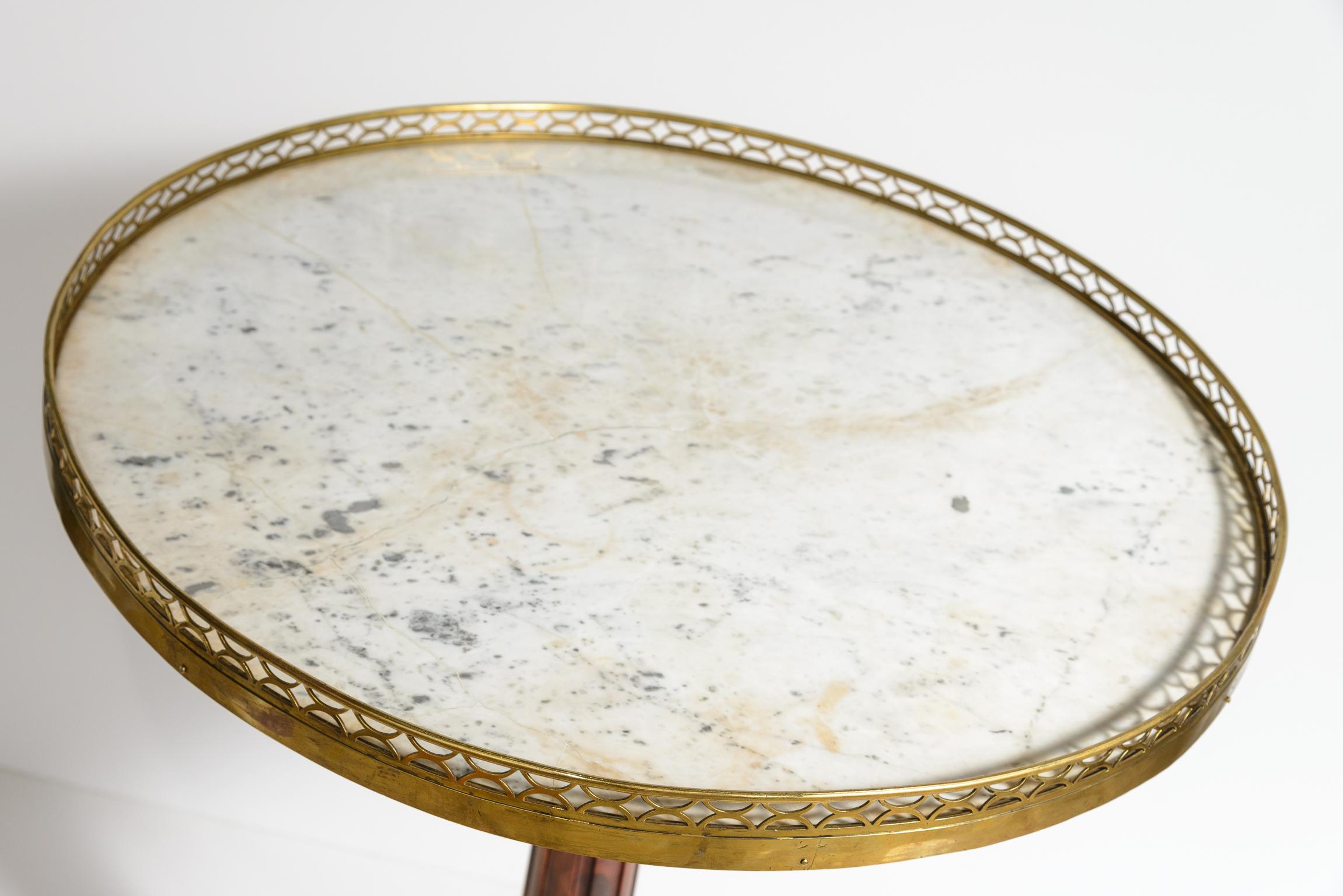 Galerie Louis XVI en marbre et laiton, Gueridon, estampillé Fidelys Schey, 18ème C. en vente 1