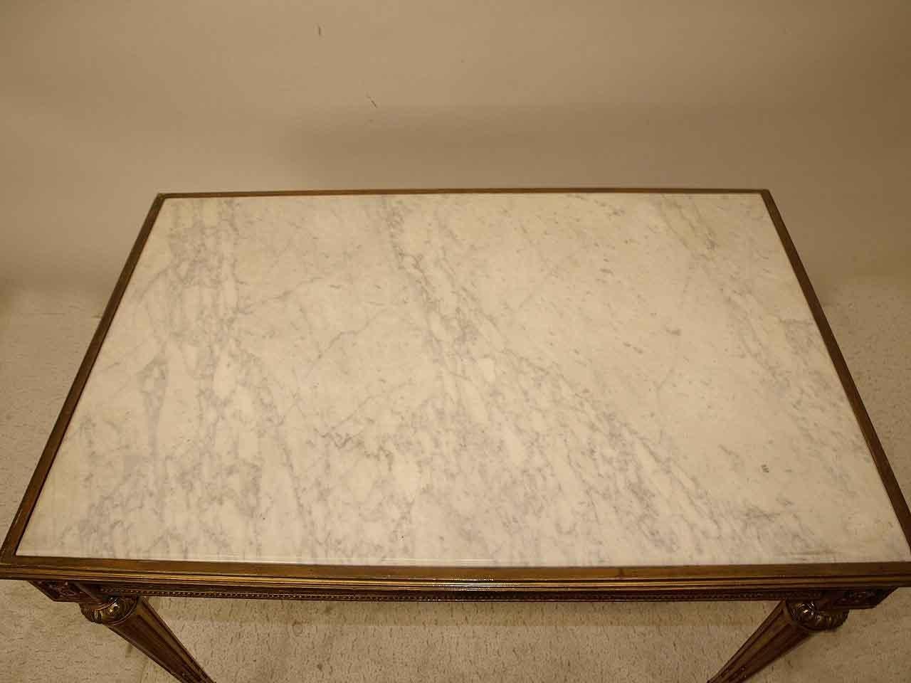 Table centrale Louis XVI à plateau en marbre Bon état - En vente à Wilson, NC