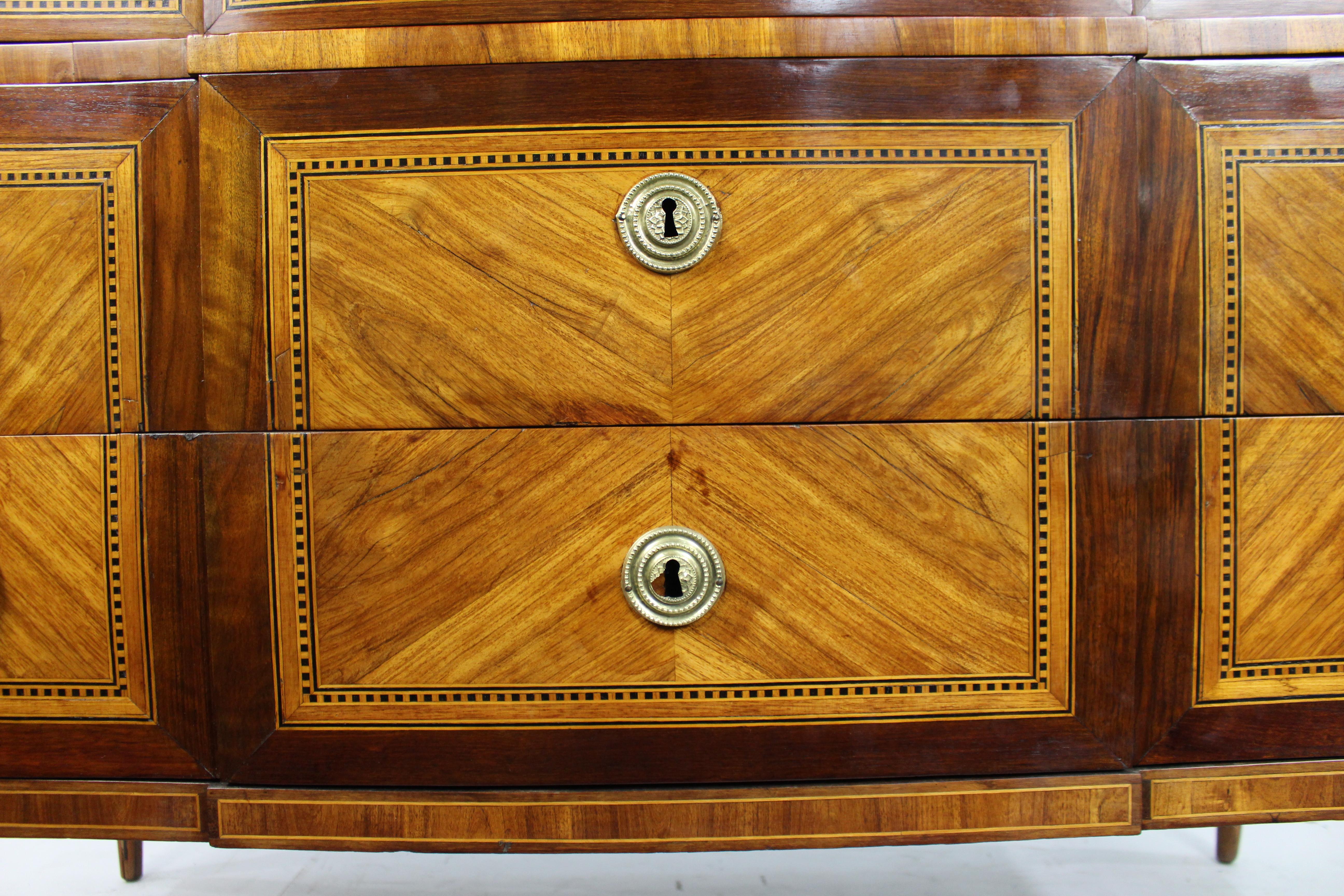 Commode Louis XVI en marbre en vente 1
