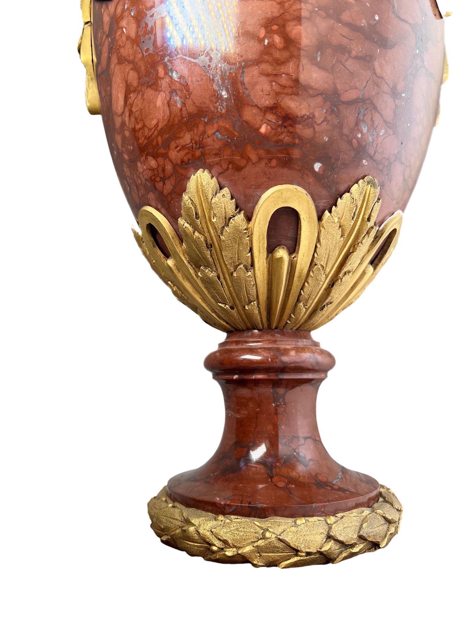 Louis XVI.-Marmorvasen als Lampen im Angebot 4