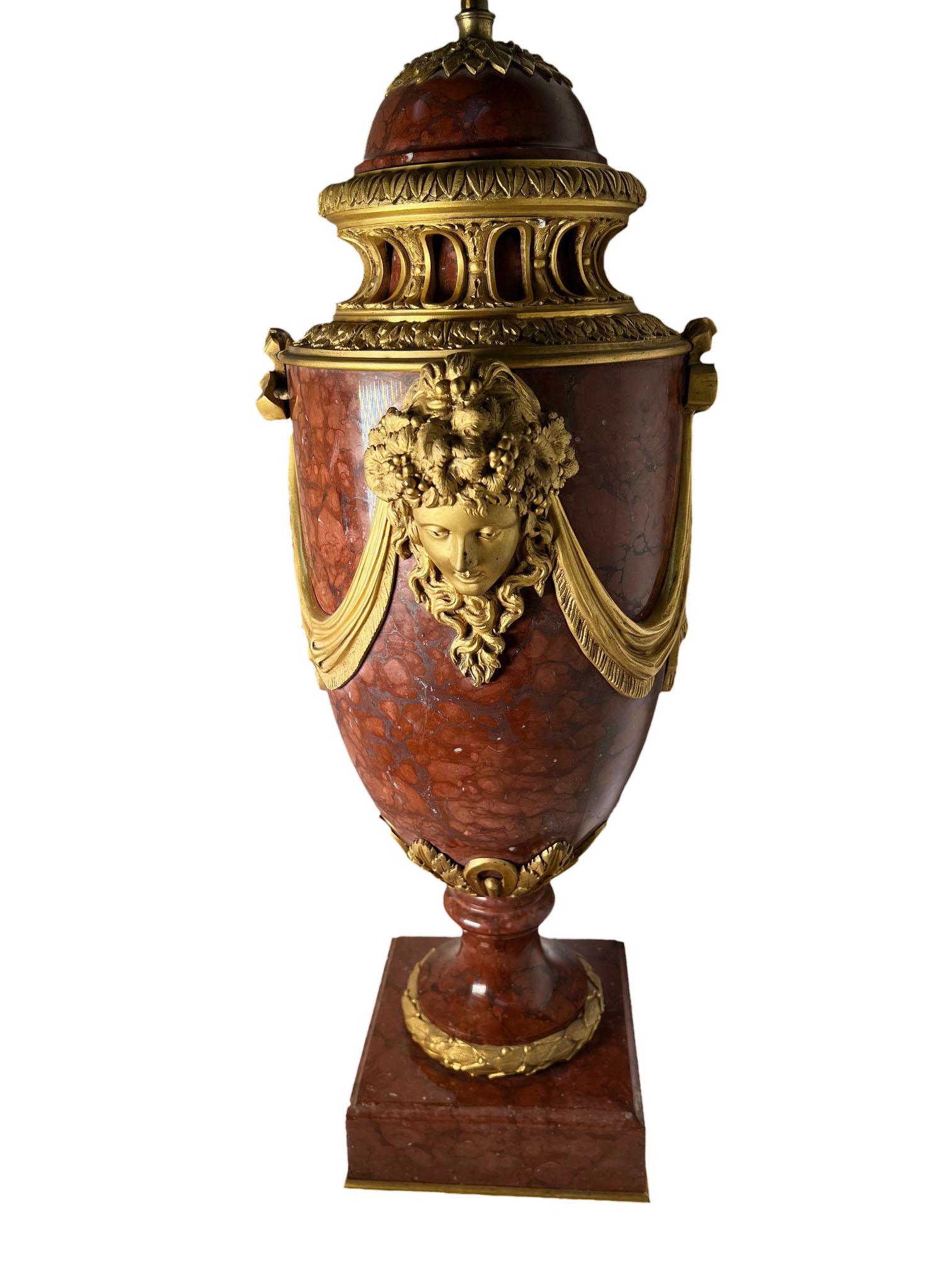 Louis XVI.-Marmorvasen als Lampen im Zustand „Gut“ im Angebot in Dallas, TX