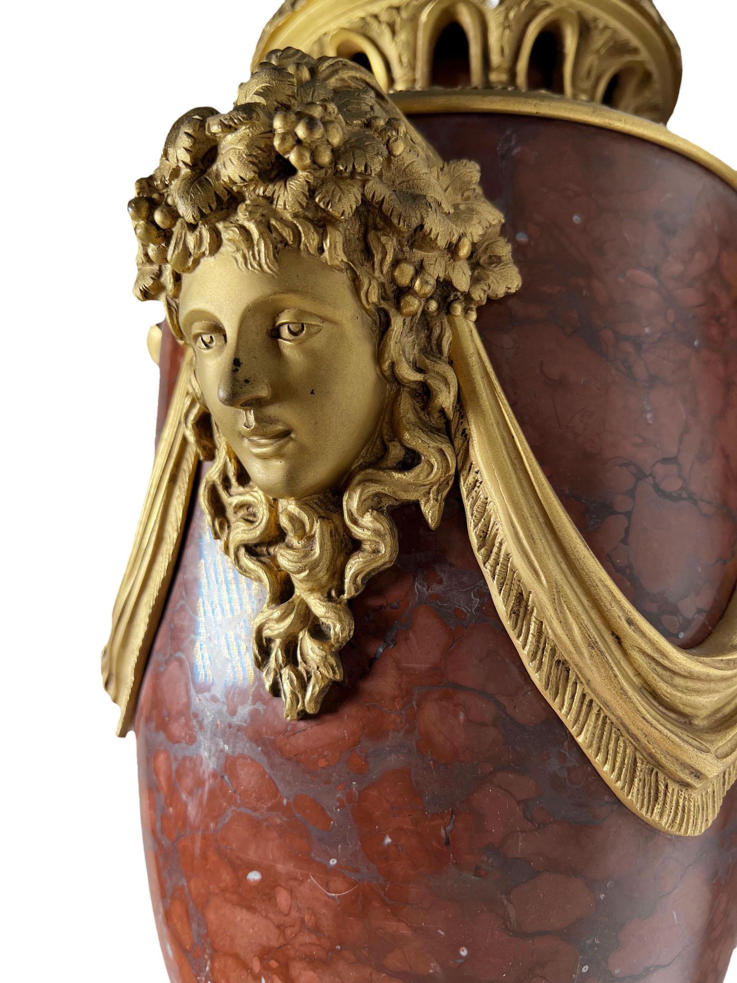 Louis XVI.-Marmorvasen als Lampen im Angebot 2