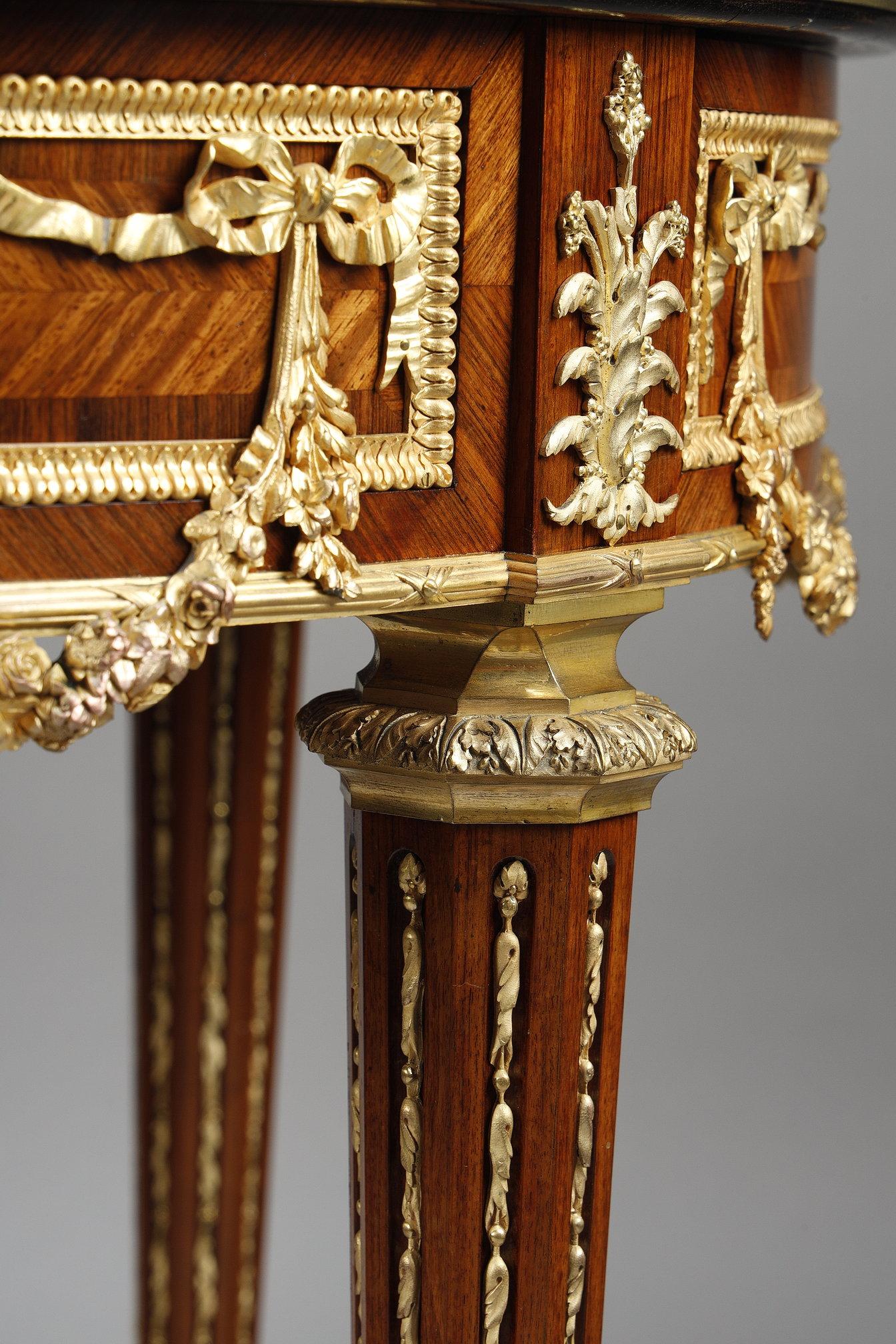 Louis XVI marquetry and gilt bronze pedestal table with marble top For Sale 4